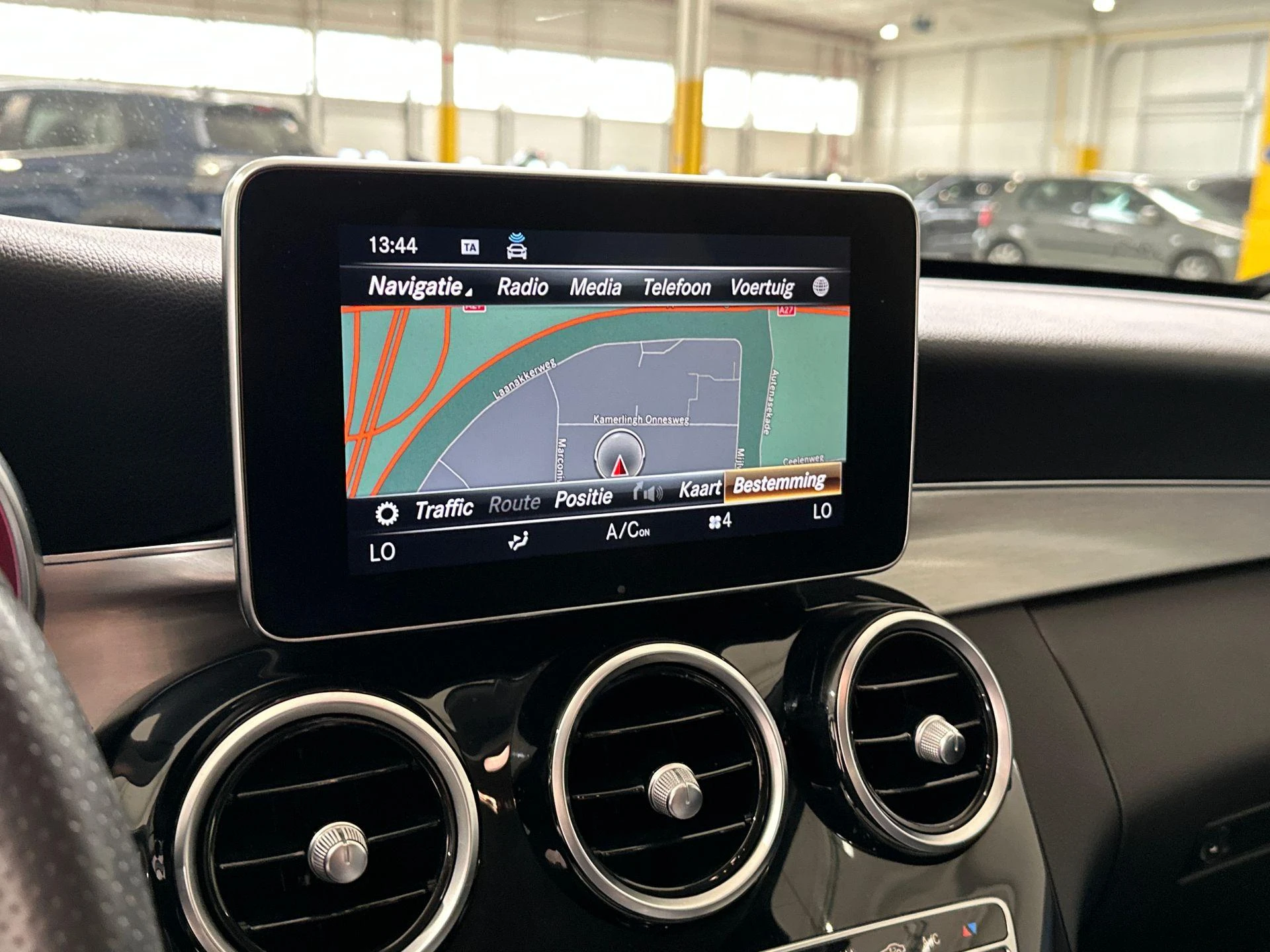 Mercedes-Benz-C-Klasse-image-6