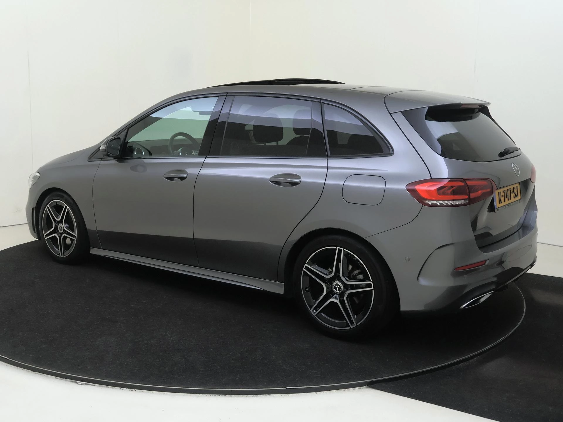 Mercedes-Benz B-Klasse 180 Business Solution AMG