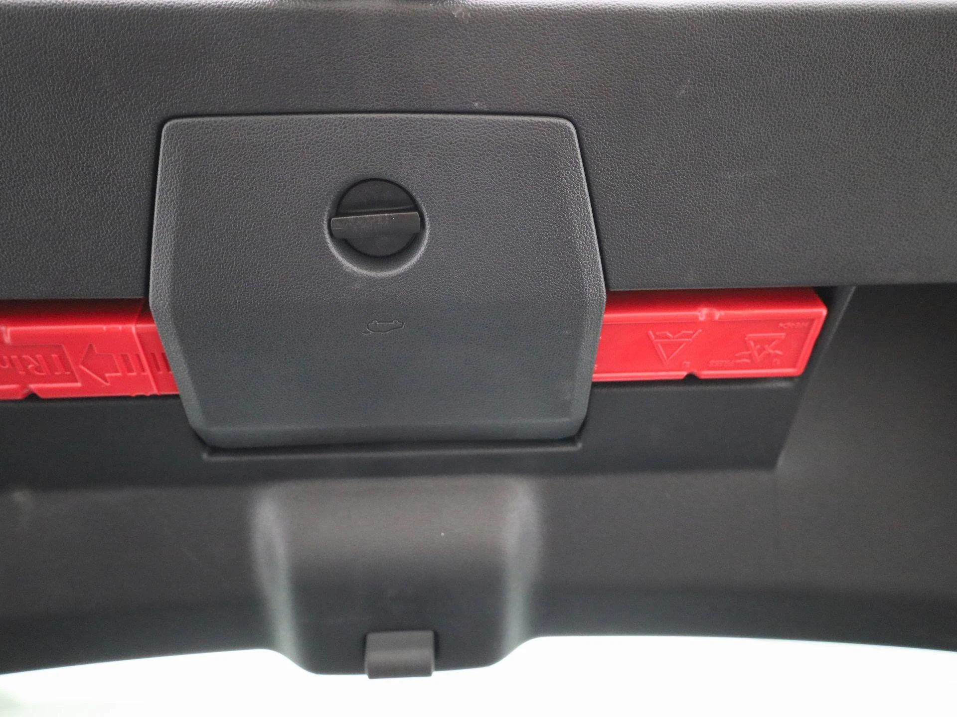 Volkswagen-Polo-image-13