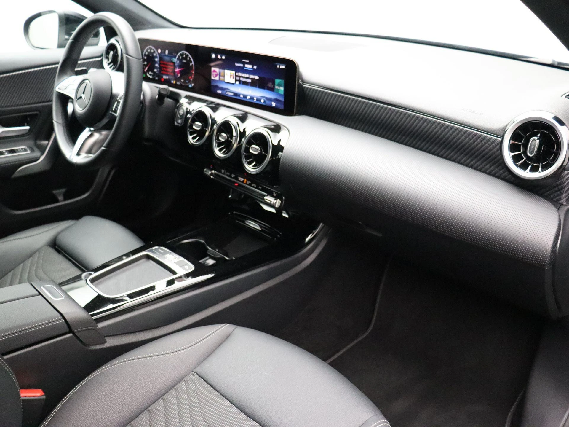 Mercedes-Benz-Classe A-image-21