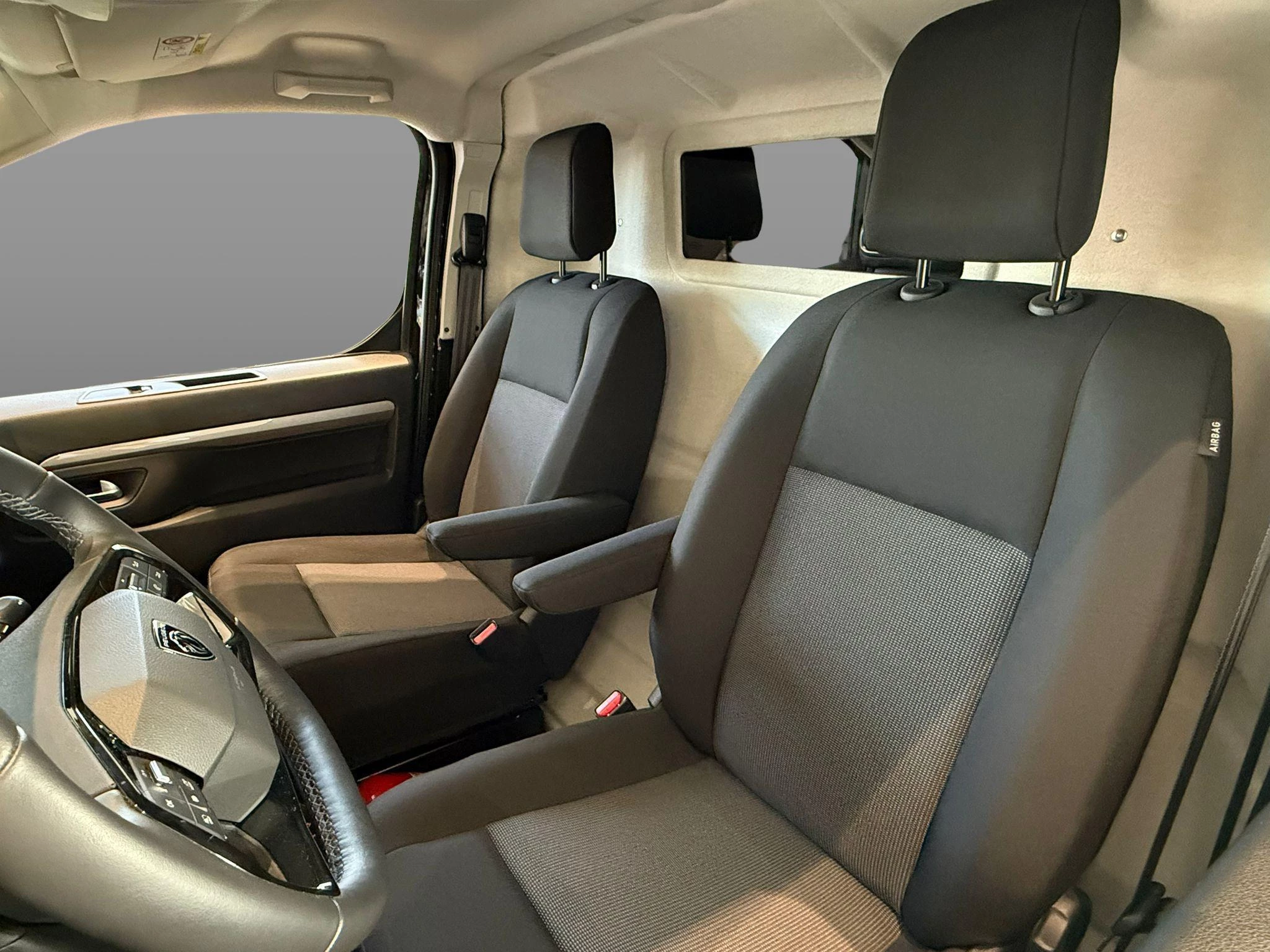 Peugeot Expert Standard L2 2.0 BlueHDi 180 EAT8