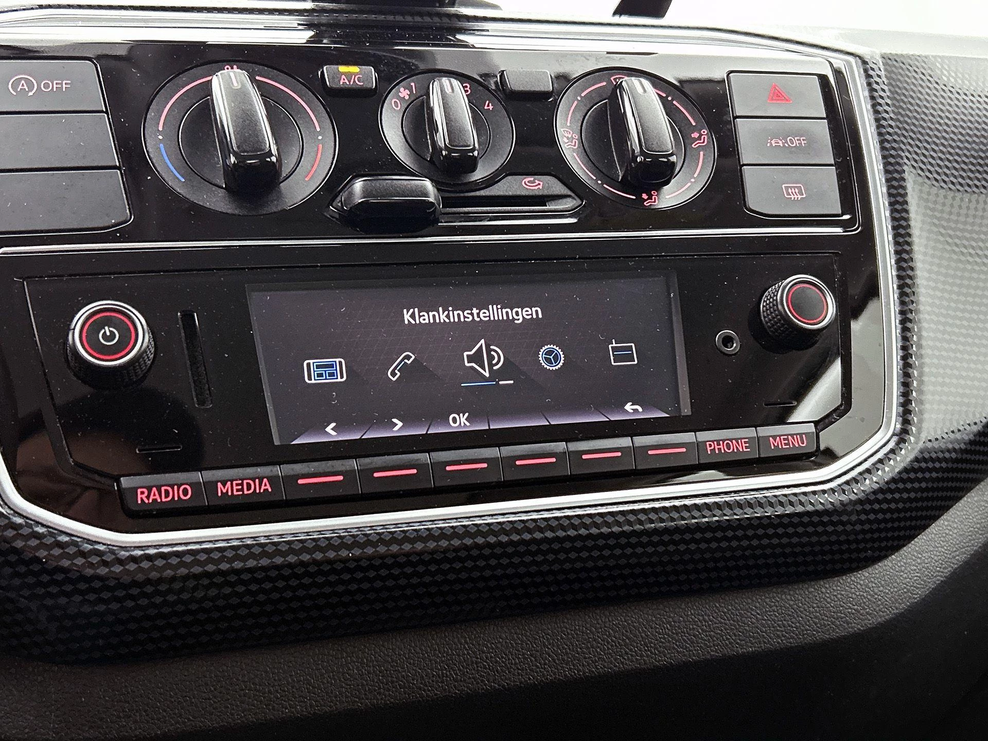 Volkswagen-up!-image-5