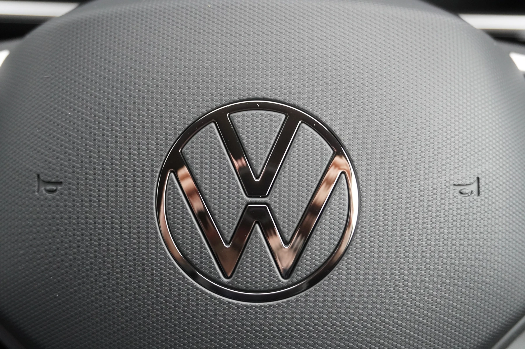 Volkswagen-T-Roc-image-30