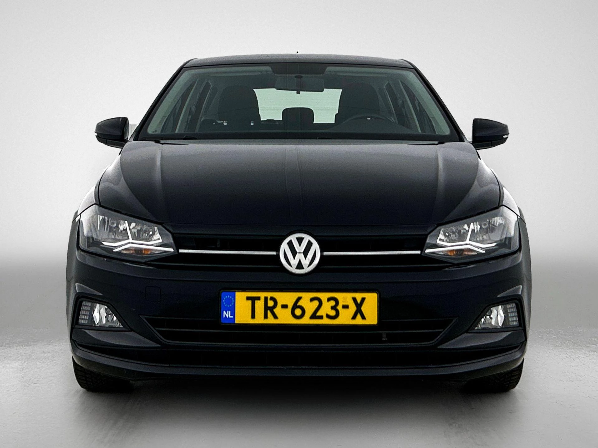 Volkswagen-Polo-image-4