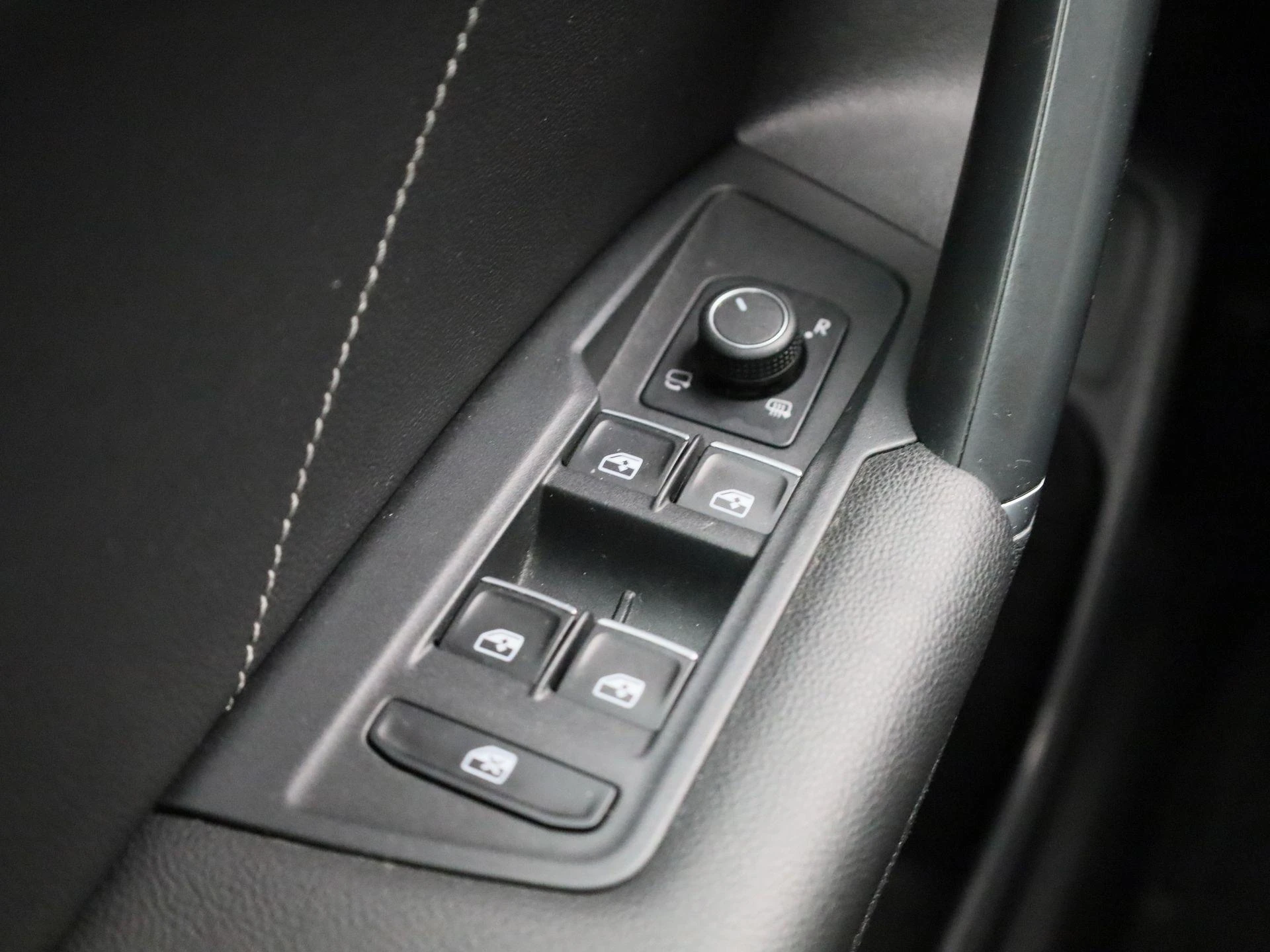 Volkswagen-Tiguan-image-31