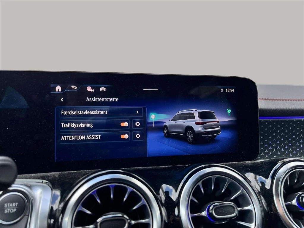 Mercedes-Benz-EQB-image-18