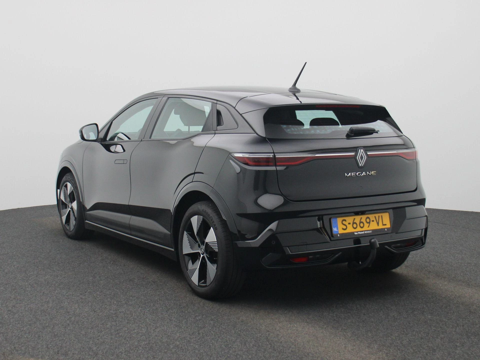 Renault-Megane E-Tech-image-1