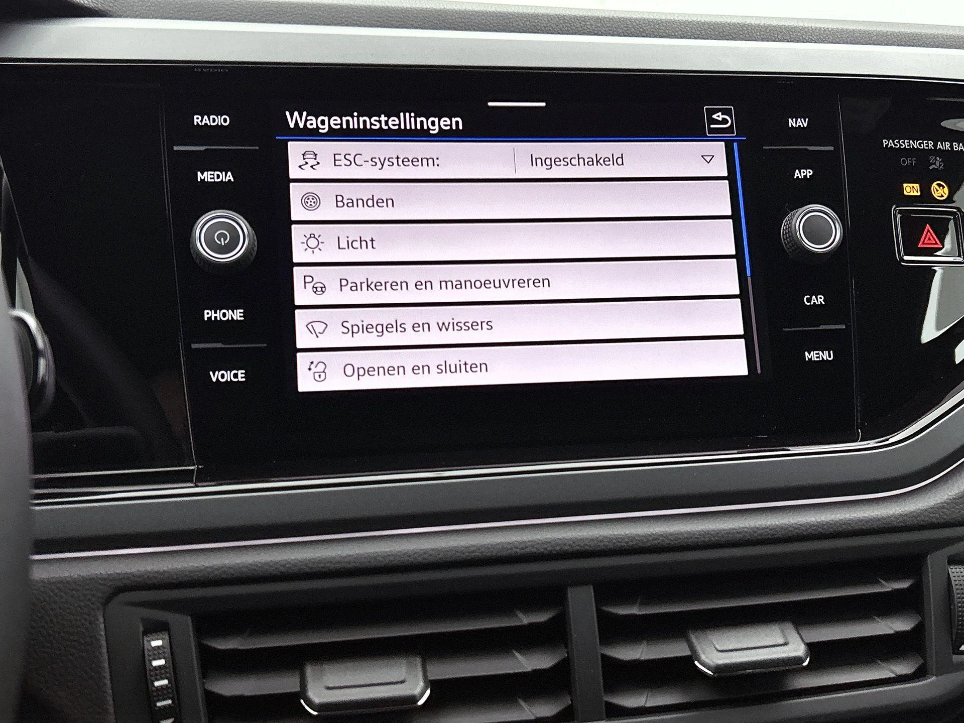 Volkswagen-Polo-image-11