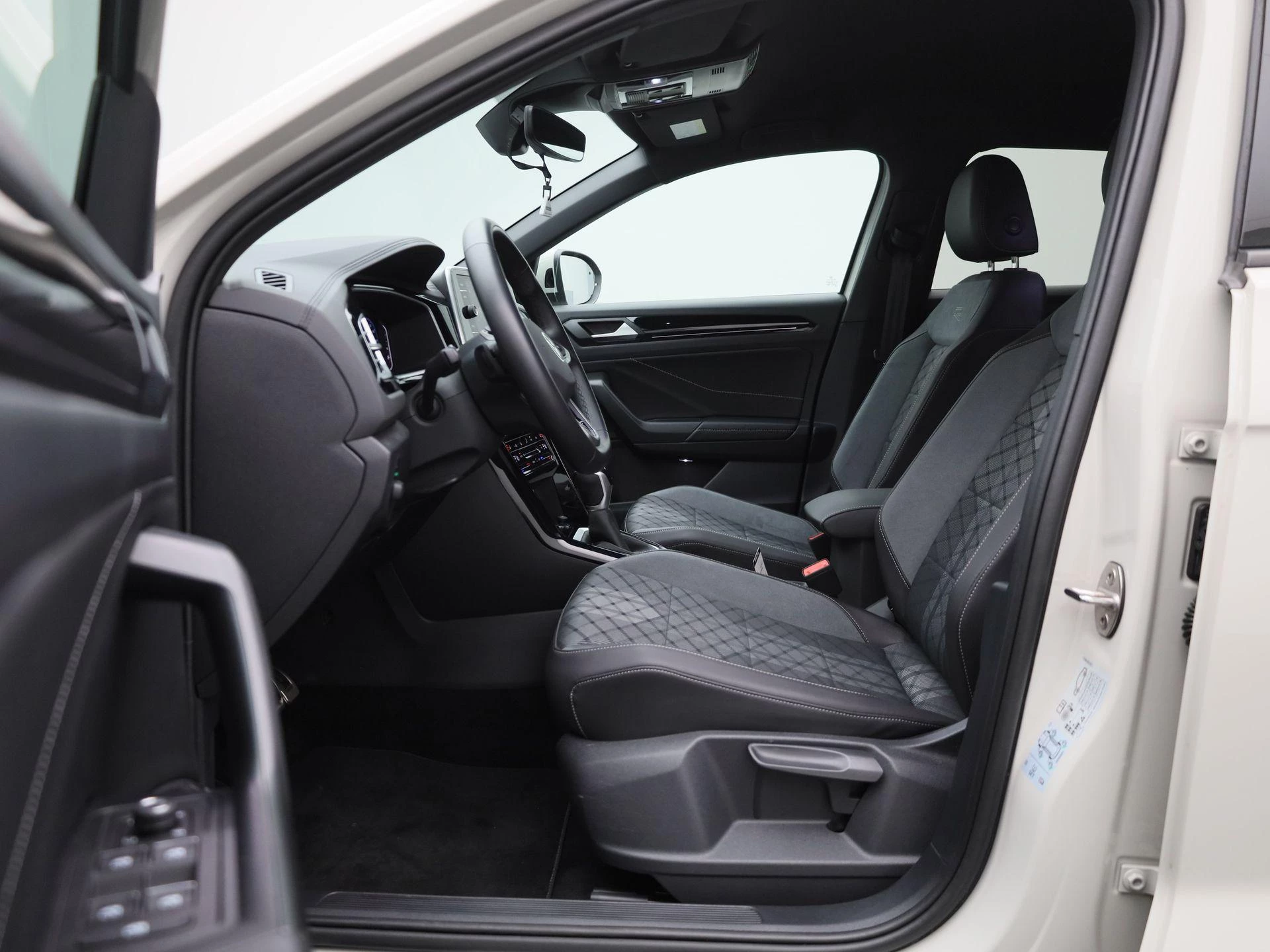 Volkswagen T-Roc 1.5 TSI R-Line 150 PK|