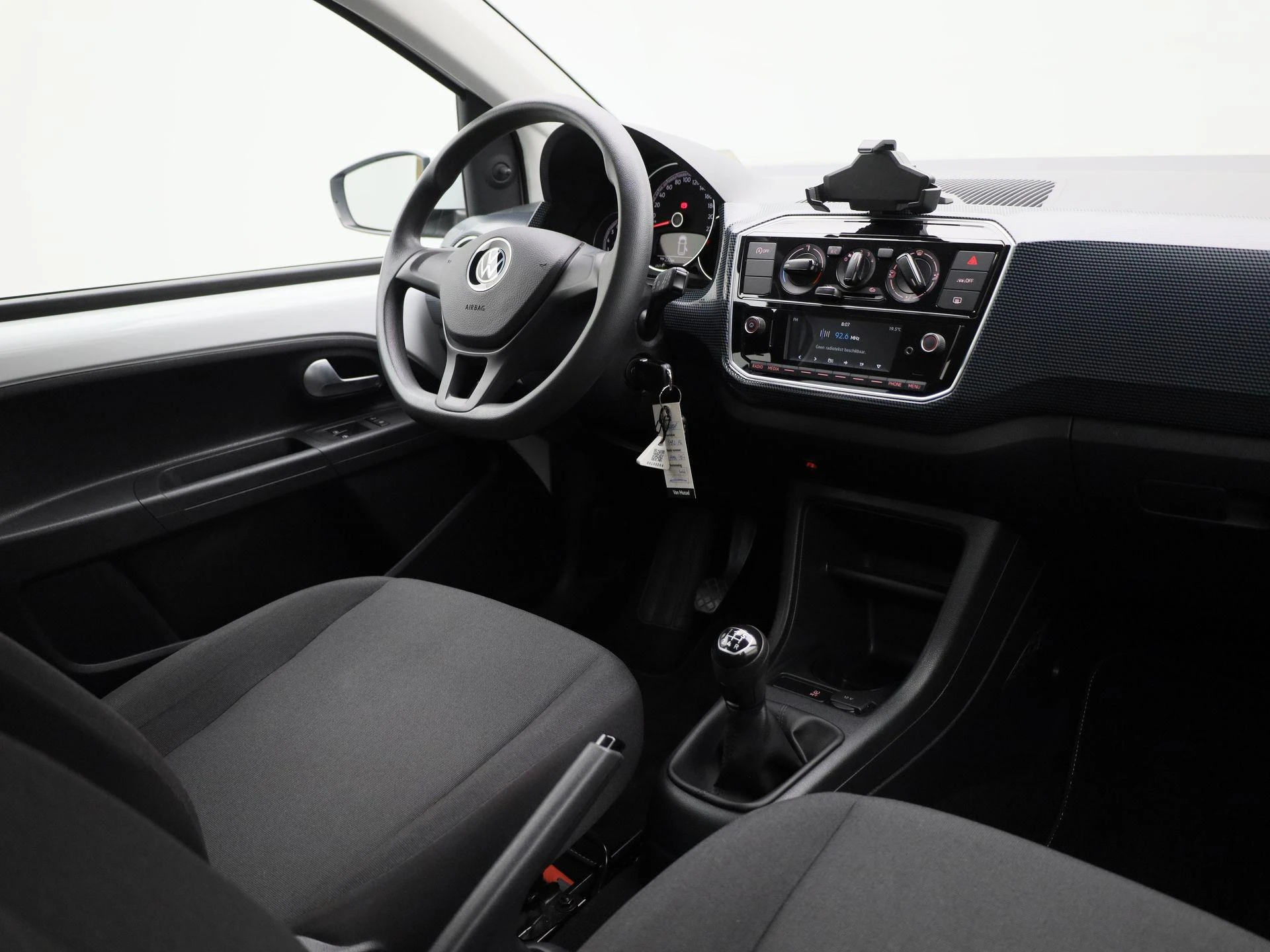 Volkswagen-up!-image-25