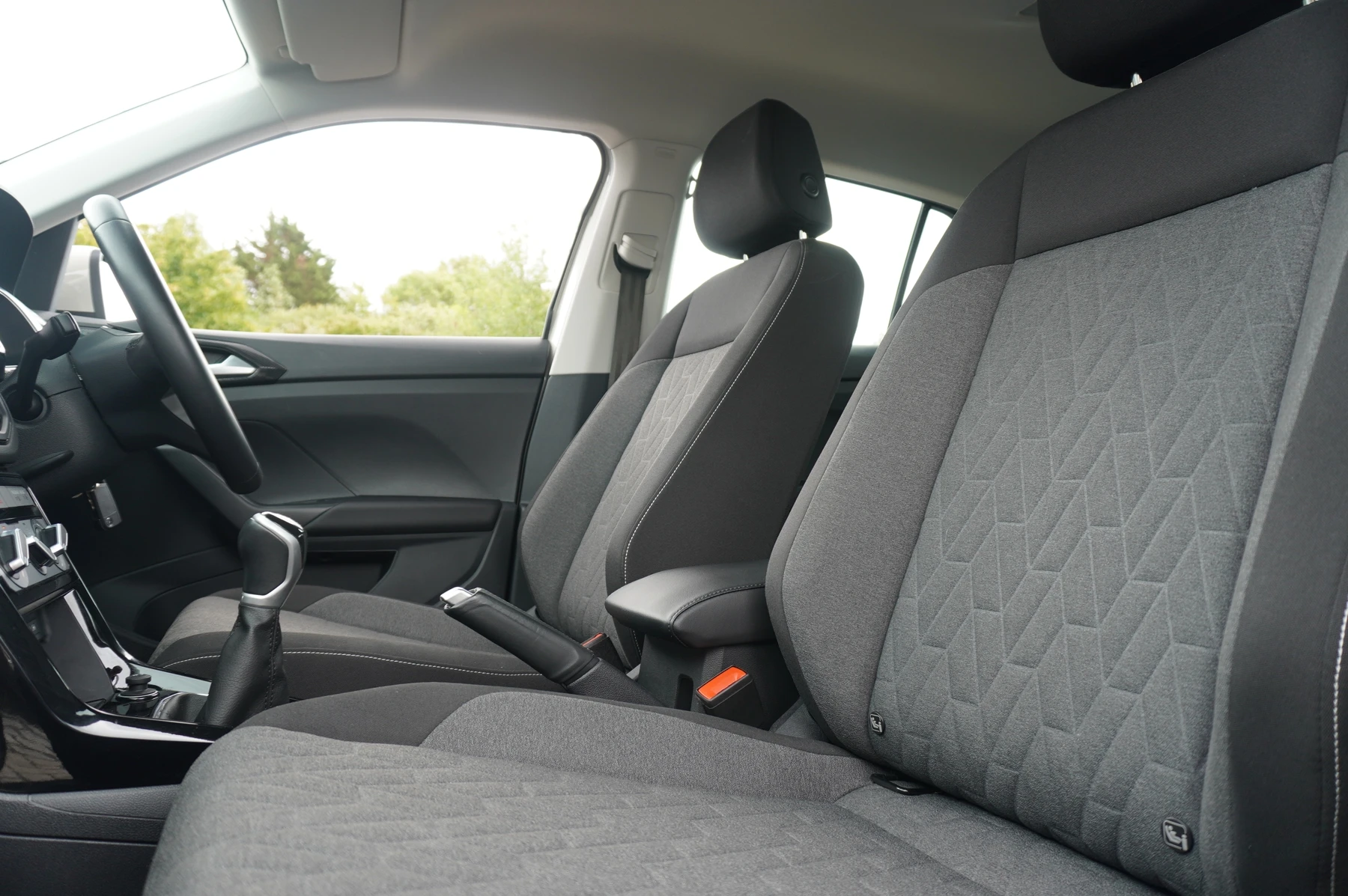 Volkswagen-T-Cross-image-8