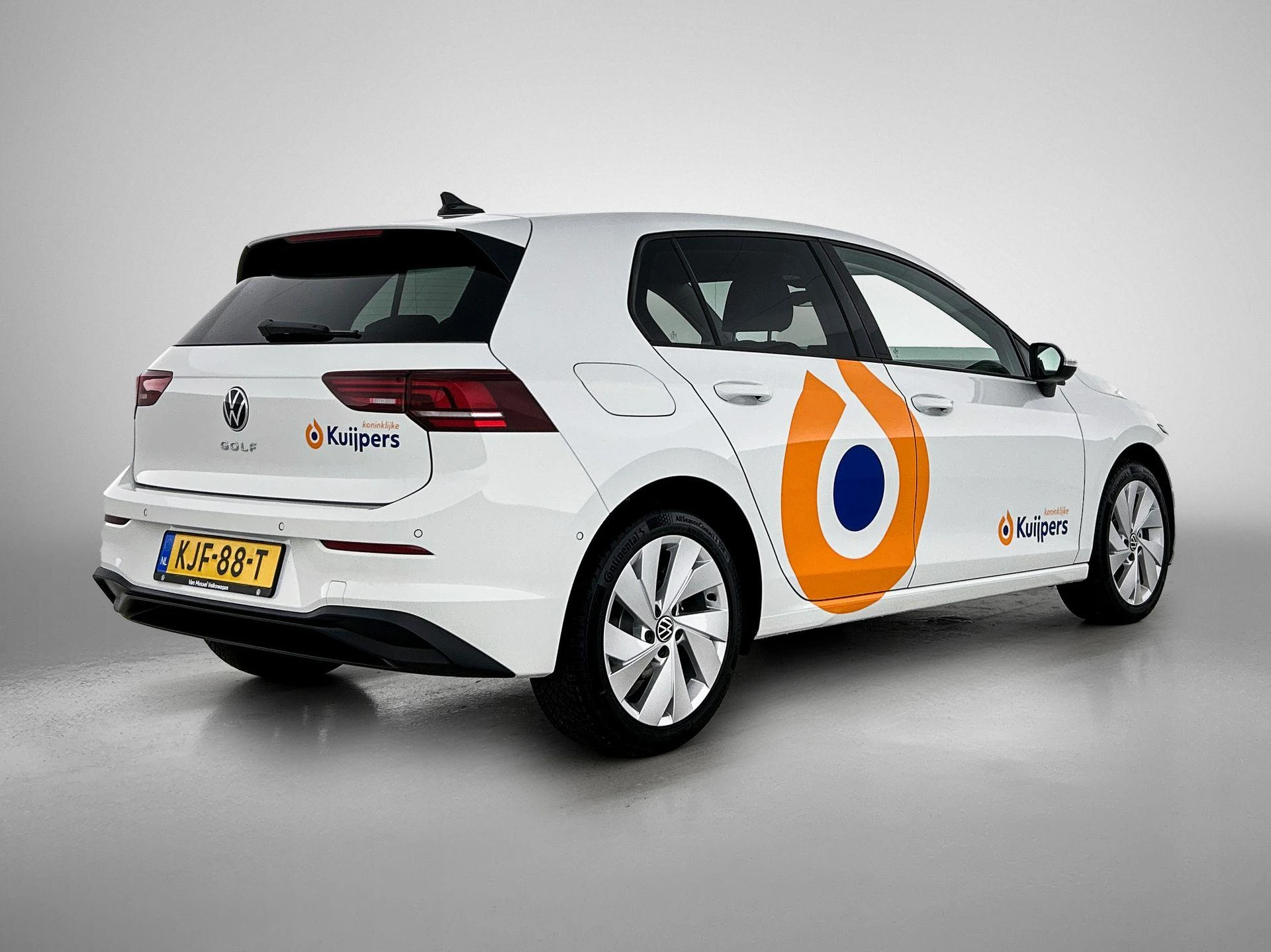 Volkswagen-Golf-image-3