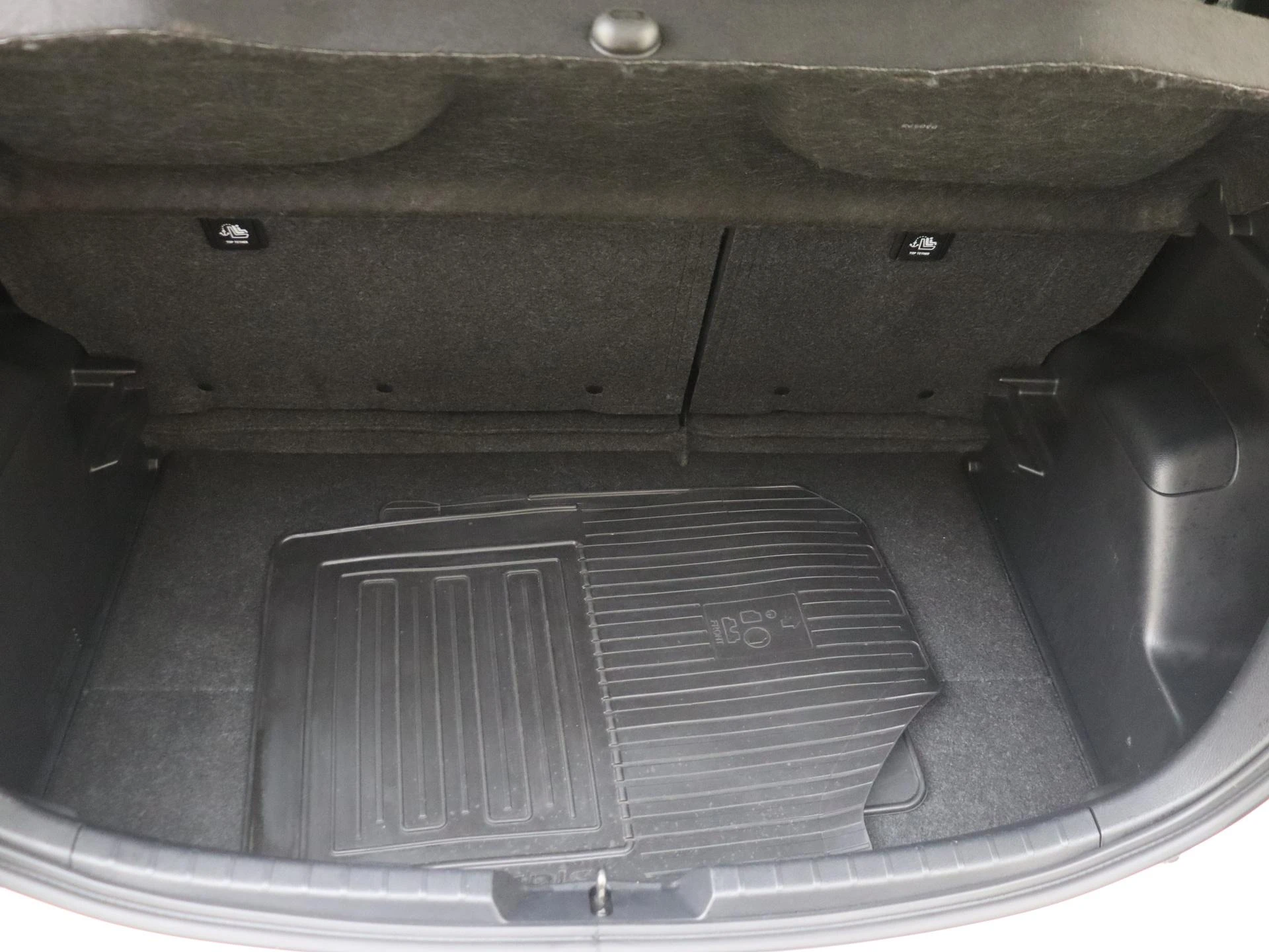 Toyota-Yaris-image-23
