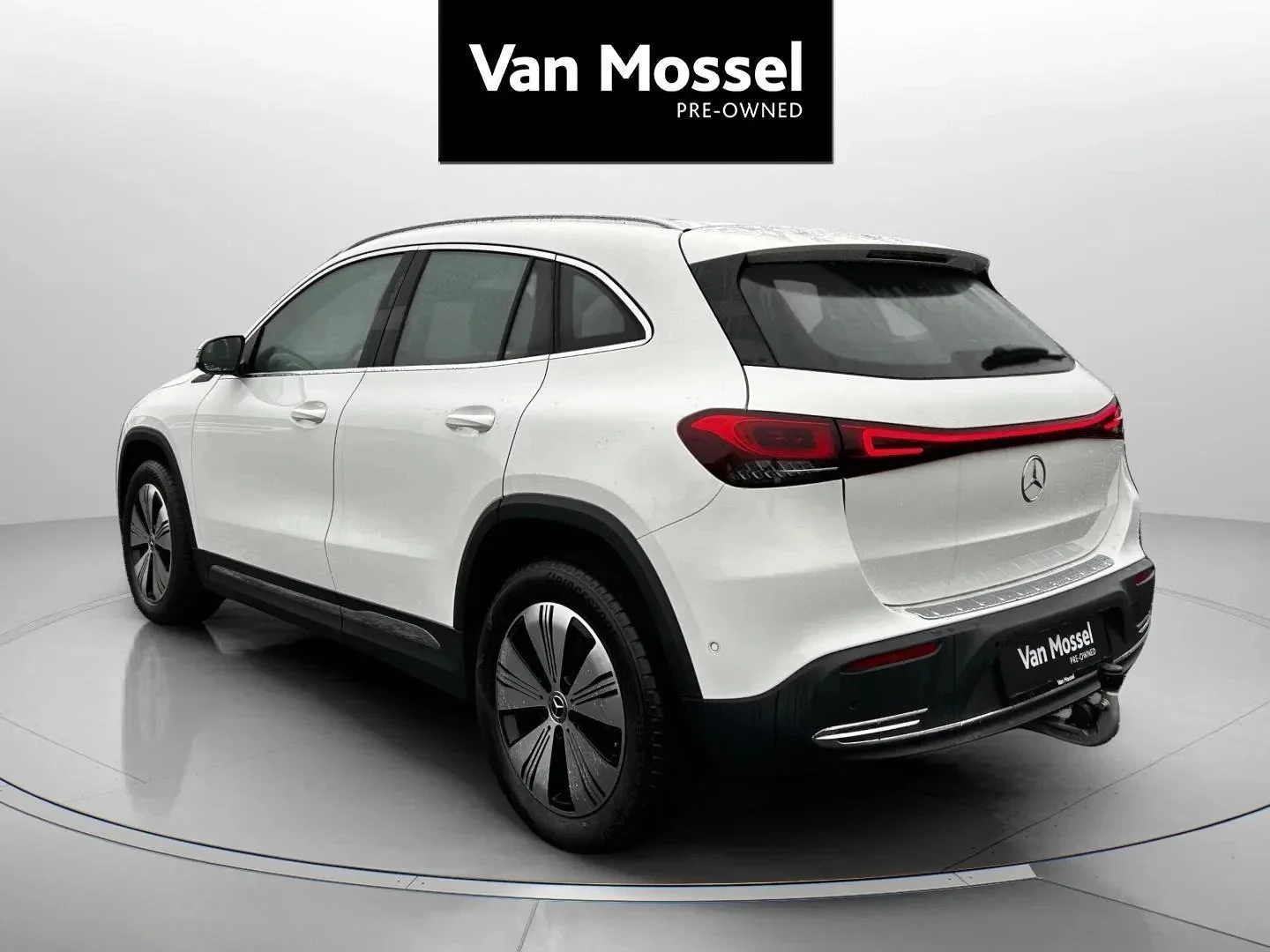 Mercedes-Benz-EQA-image-6