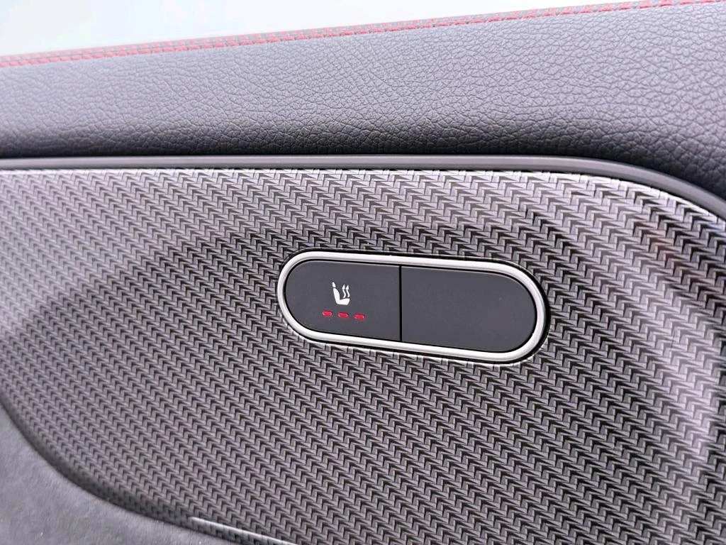 Mercedes-Benz-GLA-image-5