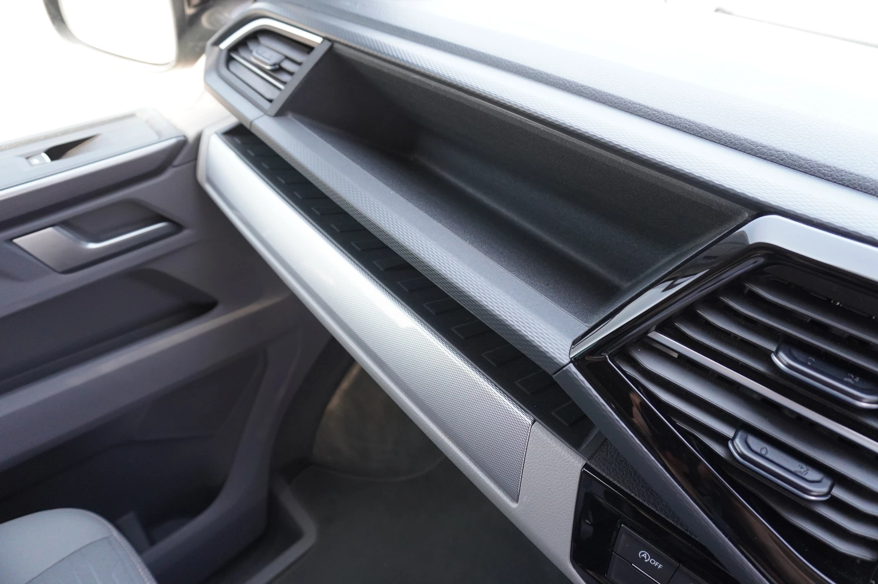 Volkswagen-California-image-28
