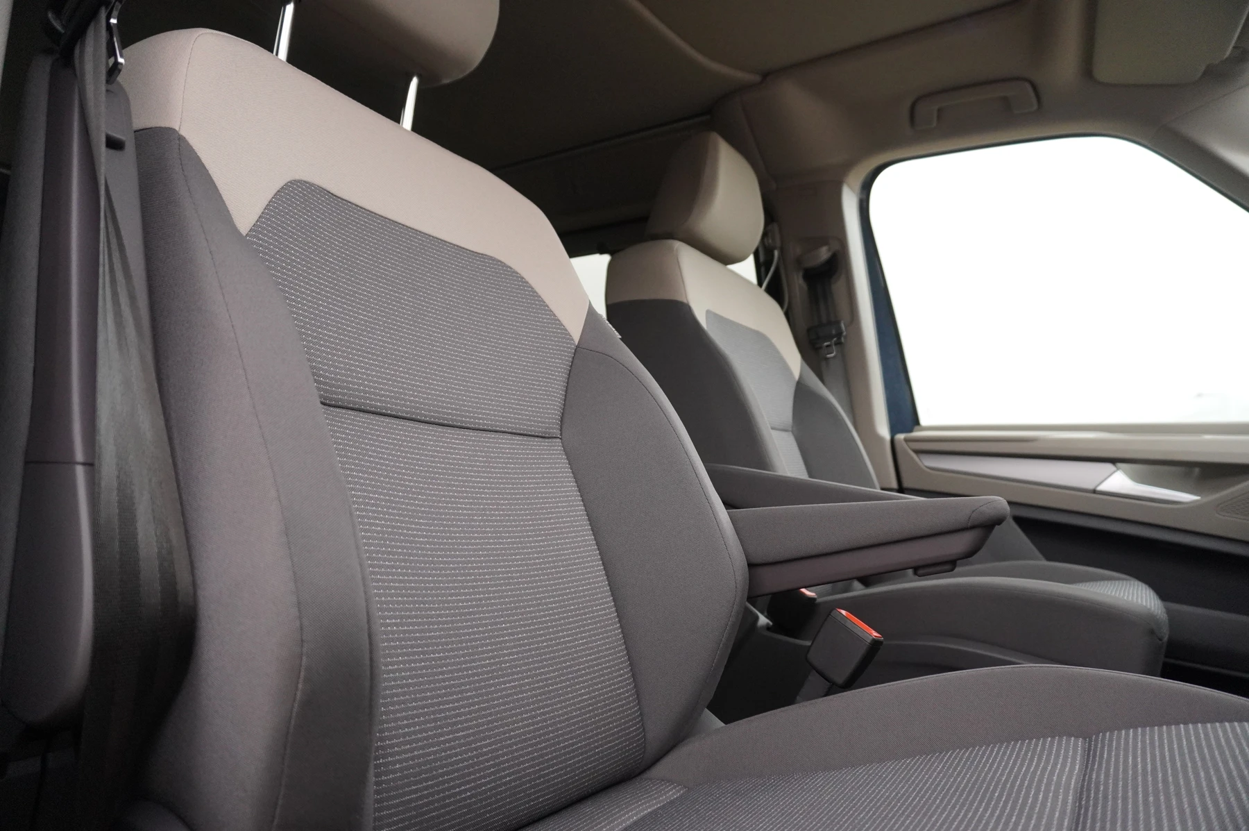 Volkswagen-California-image-19