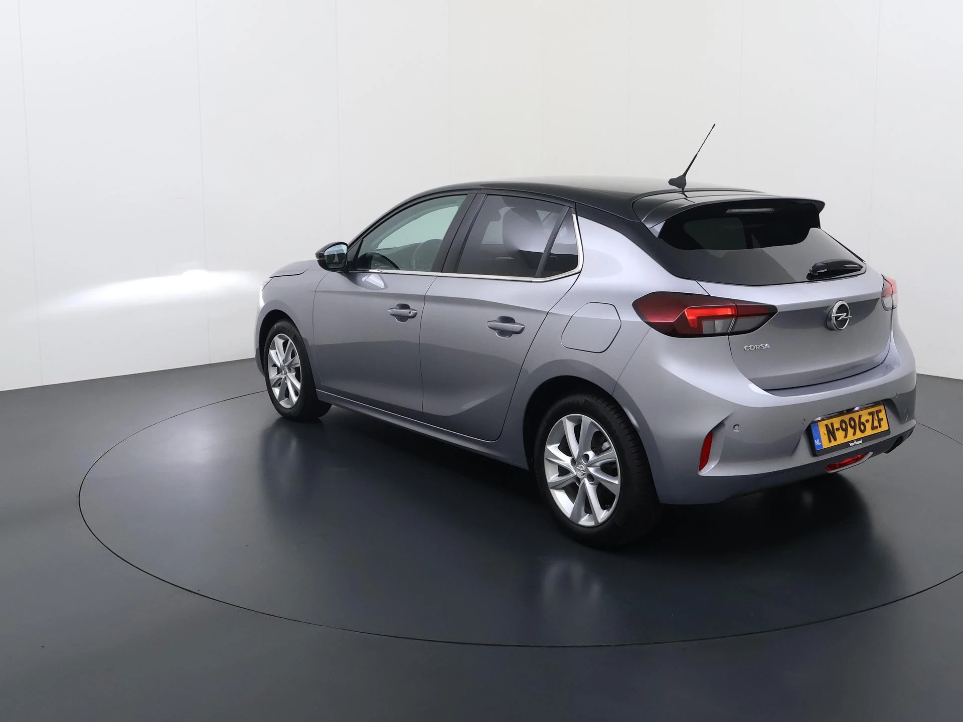 Opel-Corsa-image-2