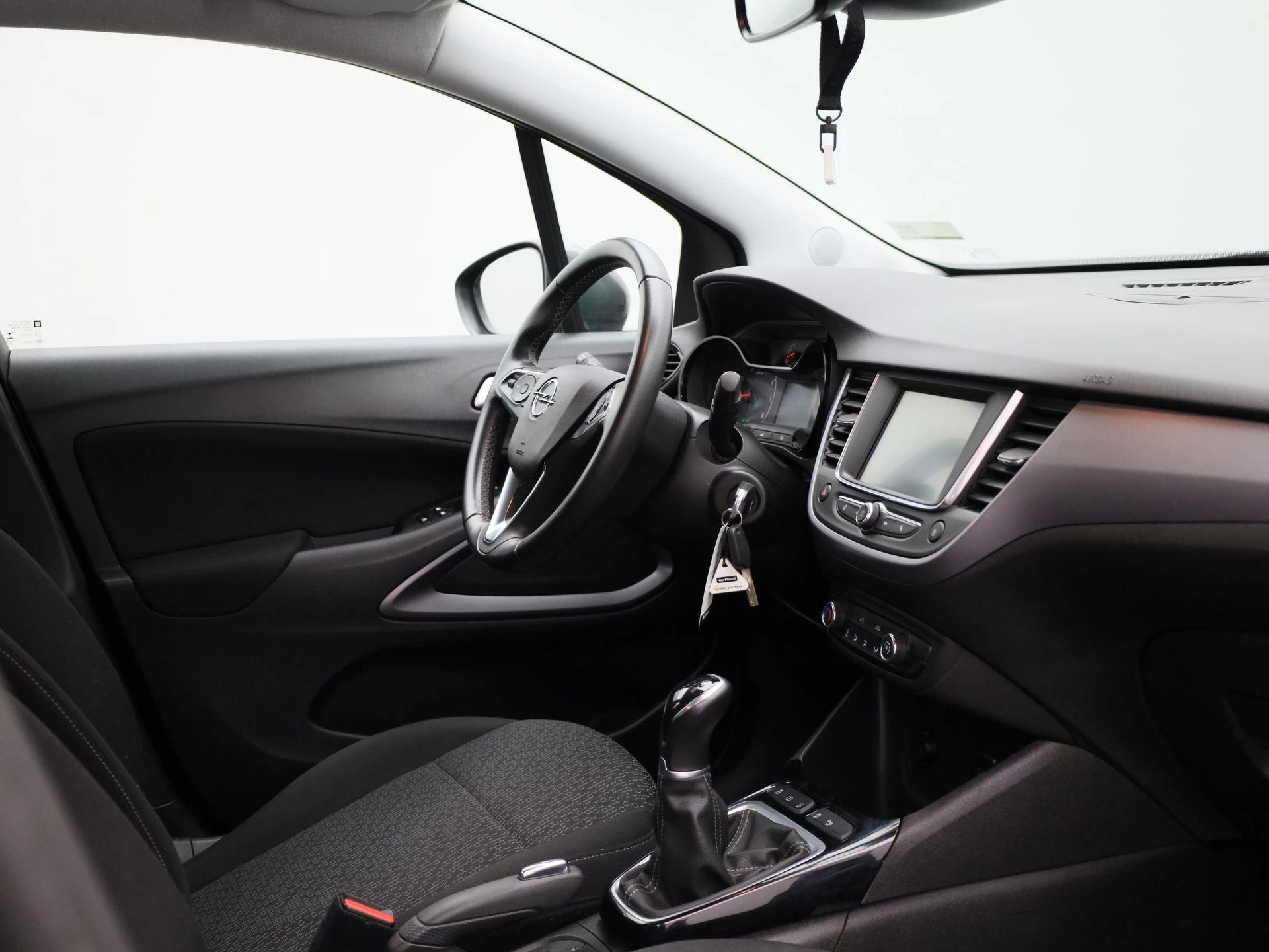 Opel-Crossland X-image-31
