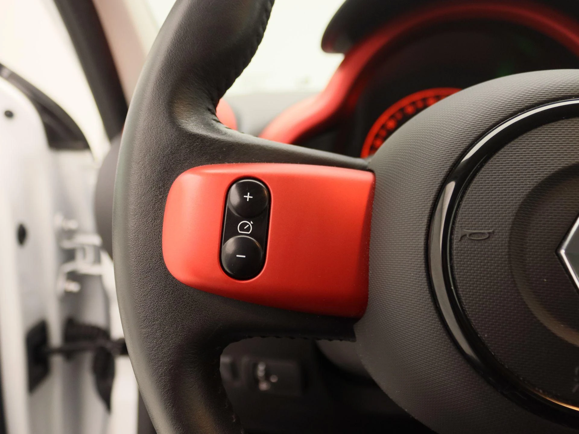 Renault-Twingo-image-16