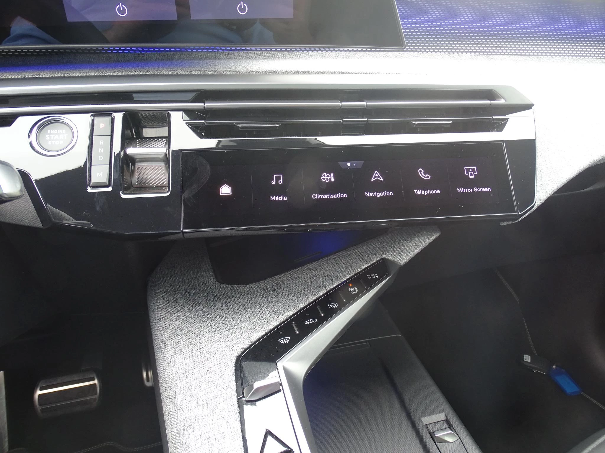 Peugeot 3008 1.2 HYBRID DSC6 GT+leder+pano dak+trekhaak