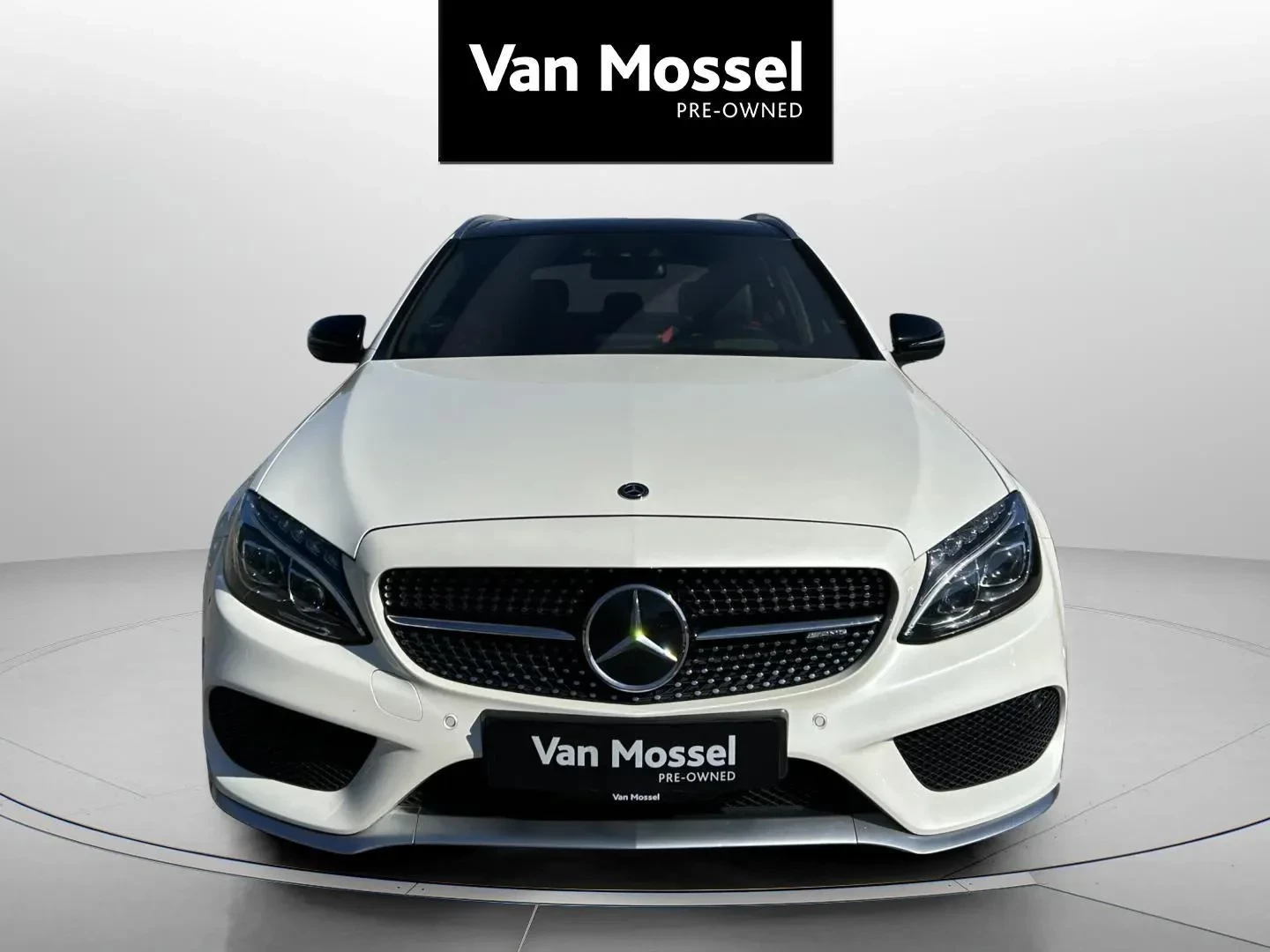 Mercedes-Benz-C-Klasse-image-1