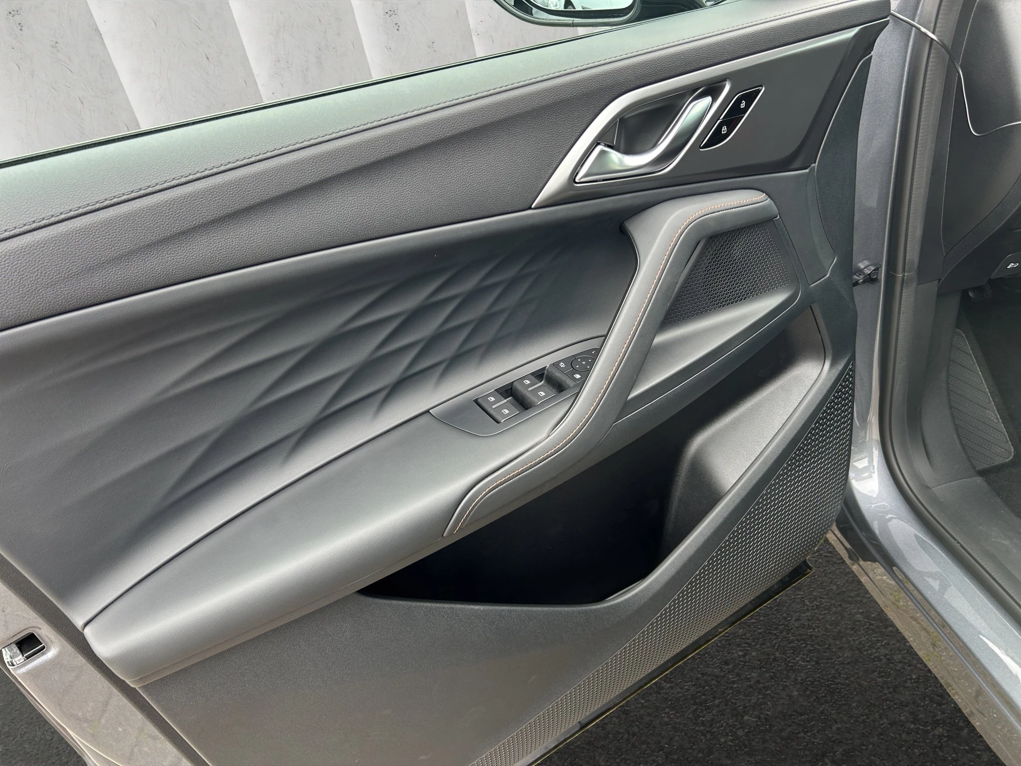 MG HS Luxury 1.5T-GDI Auto Sports Utility Vehicle. 125 kW. 5-türig