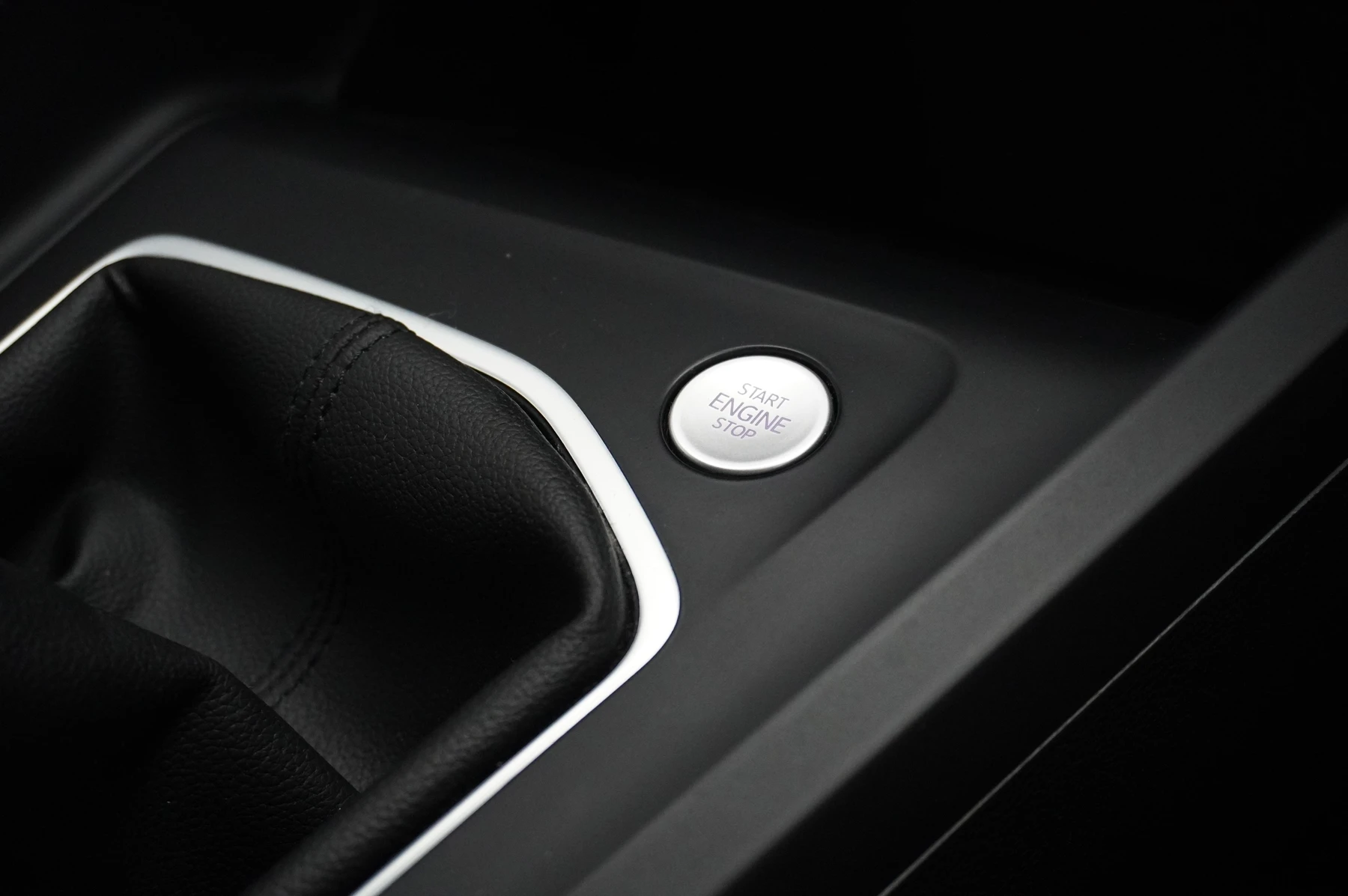 Volkswagen-Golf-image-31