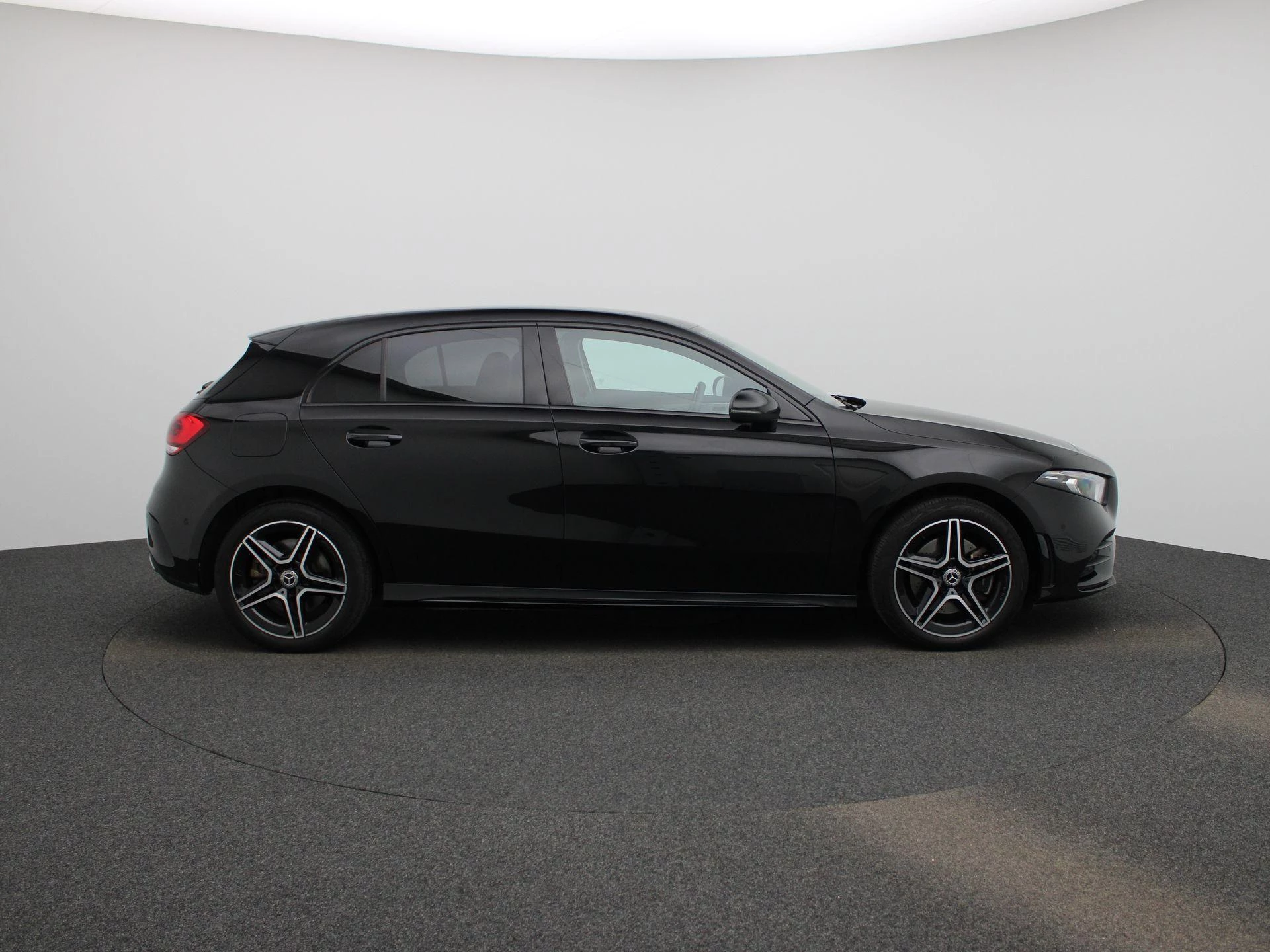 Mercedes-Benz-A-Klasse-image-5