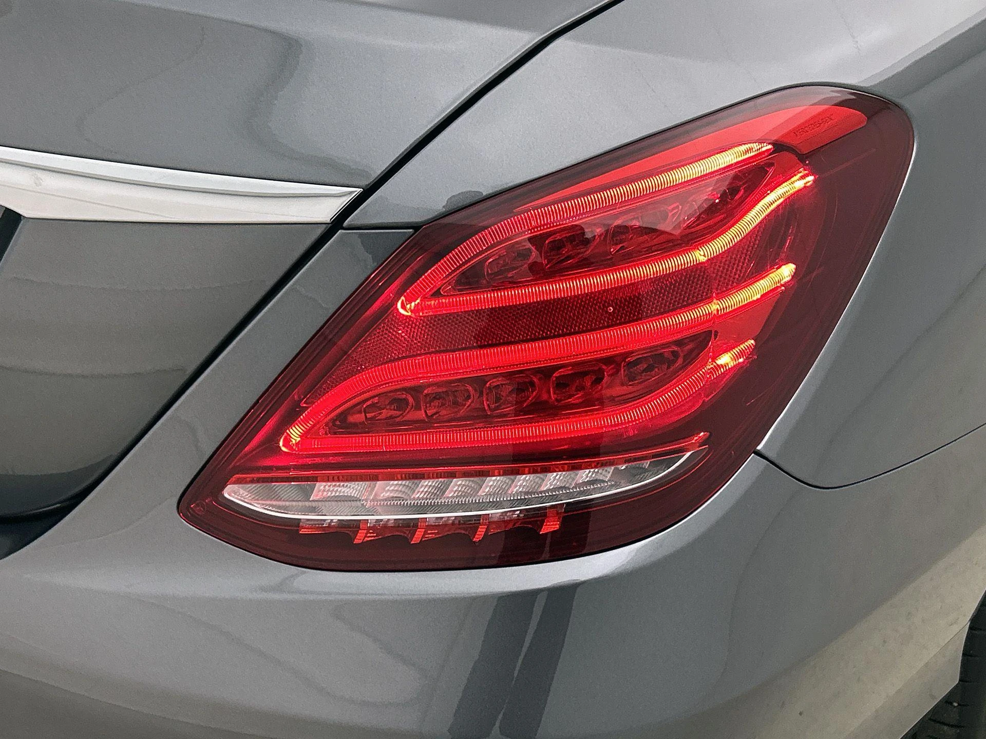 Mercedes-Benz-C-Klasse-image-23