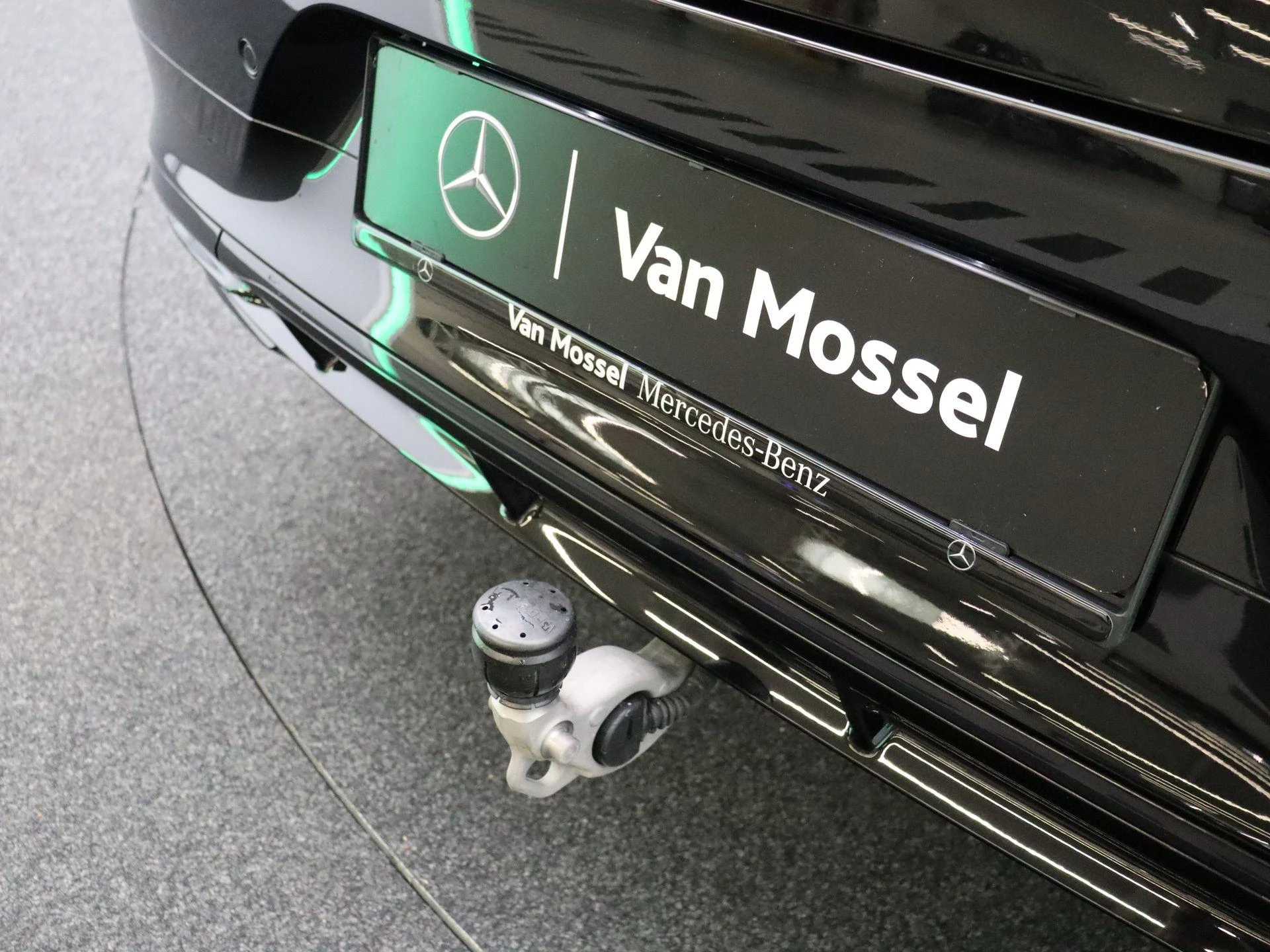 Mercedes-Benz-CLA-image-24