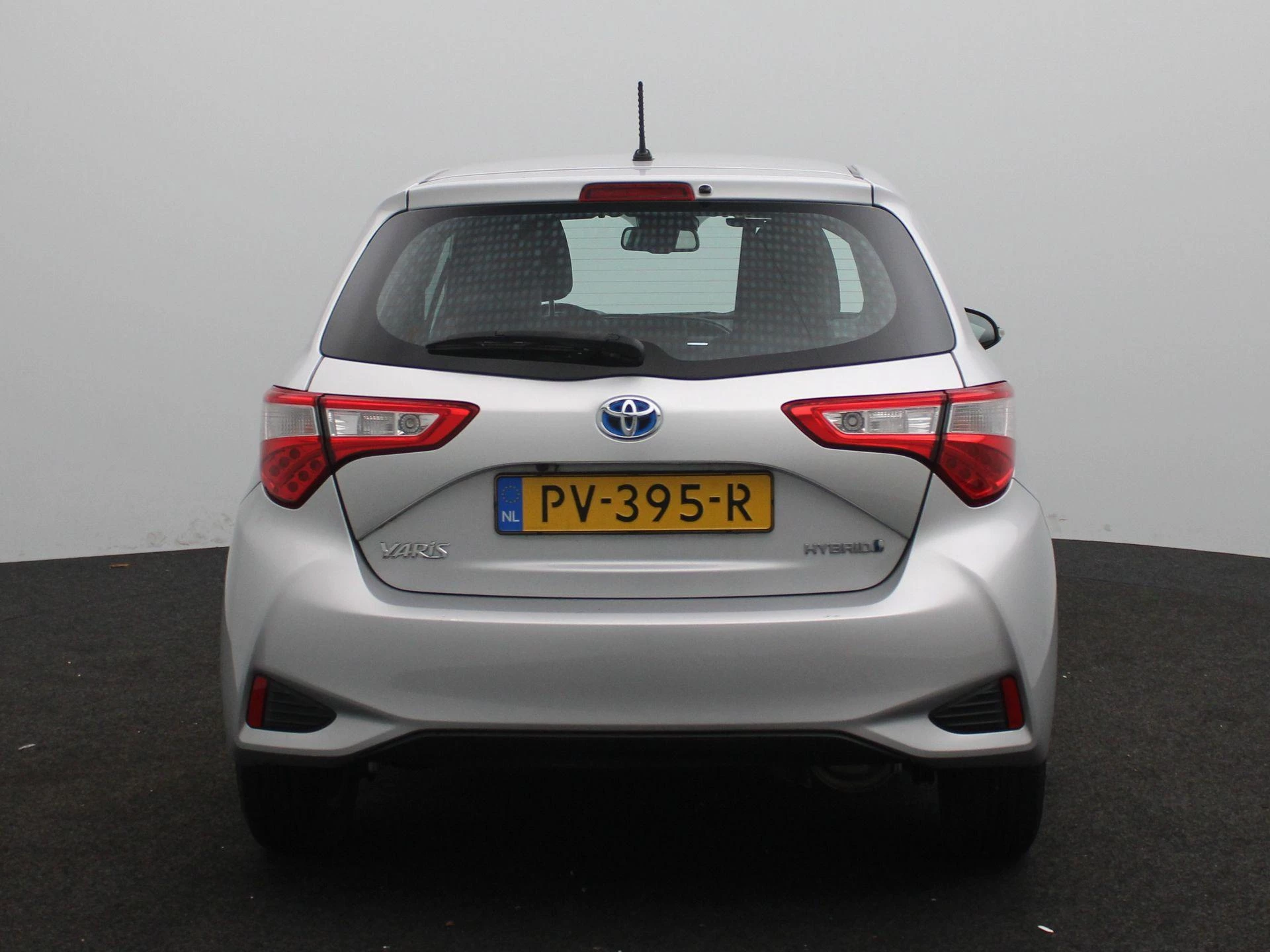 Toyota-Yaris-image-5