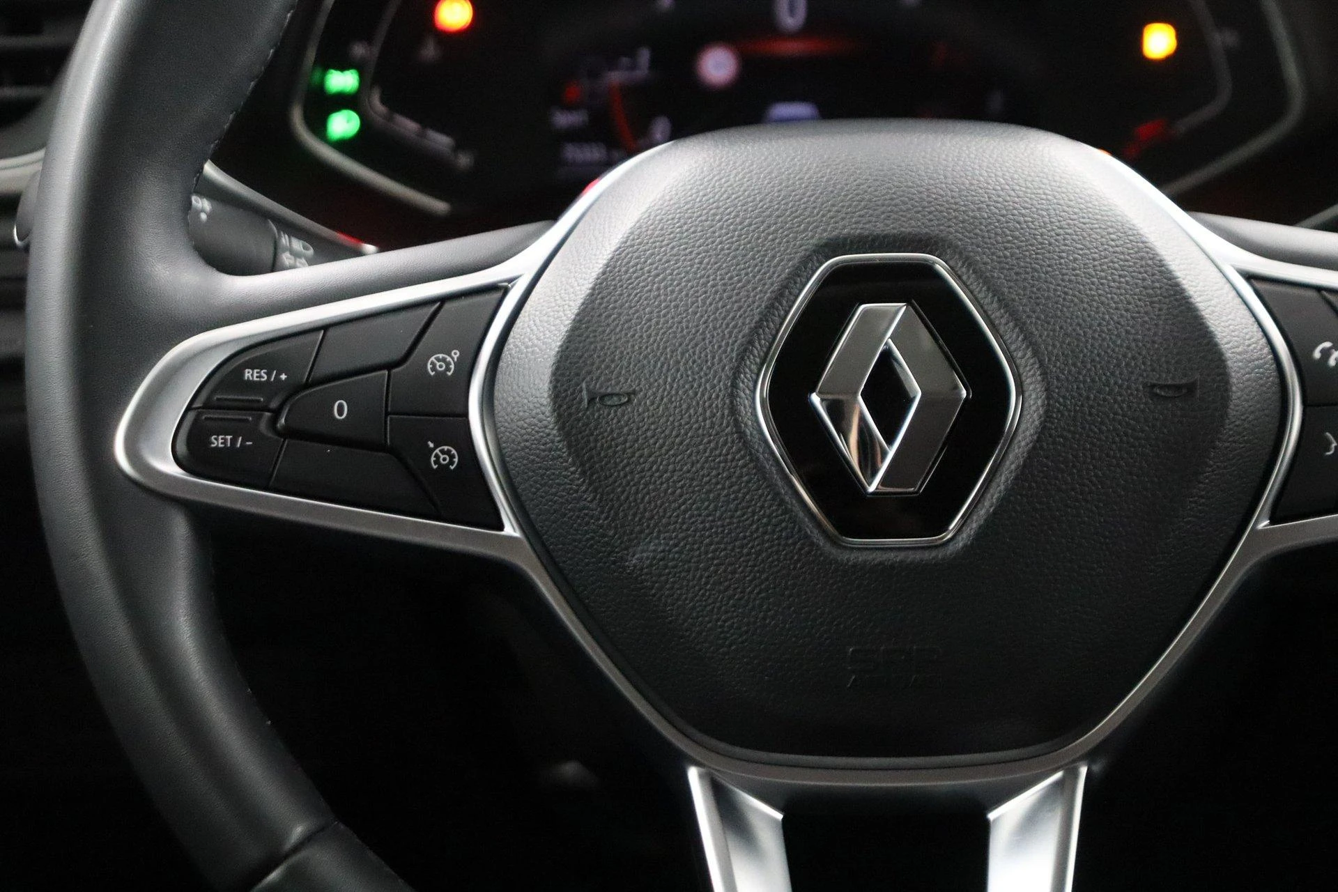 Renault-Captur-image-16
