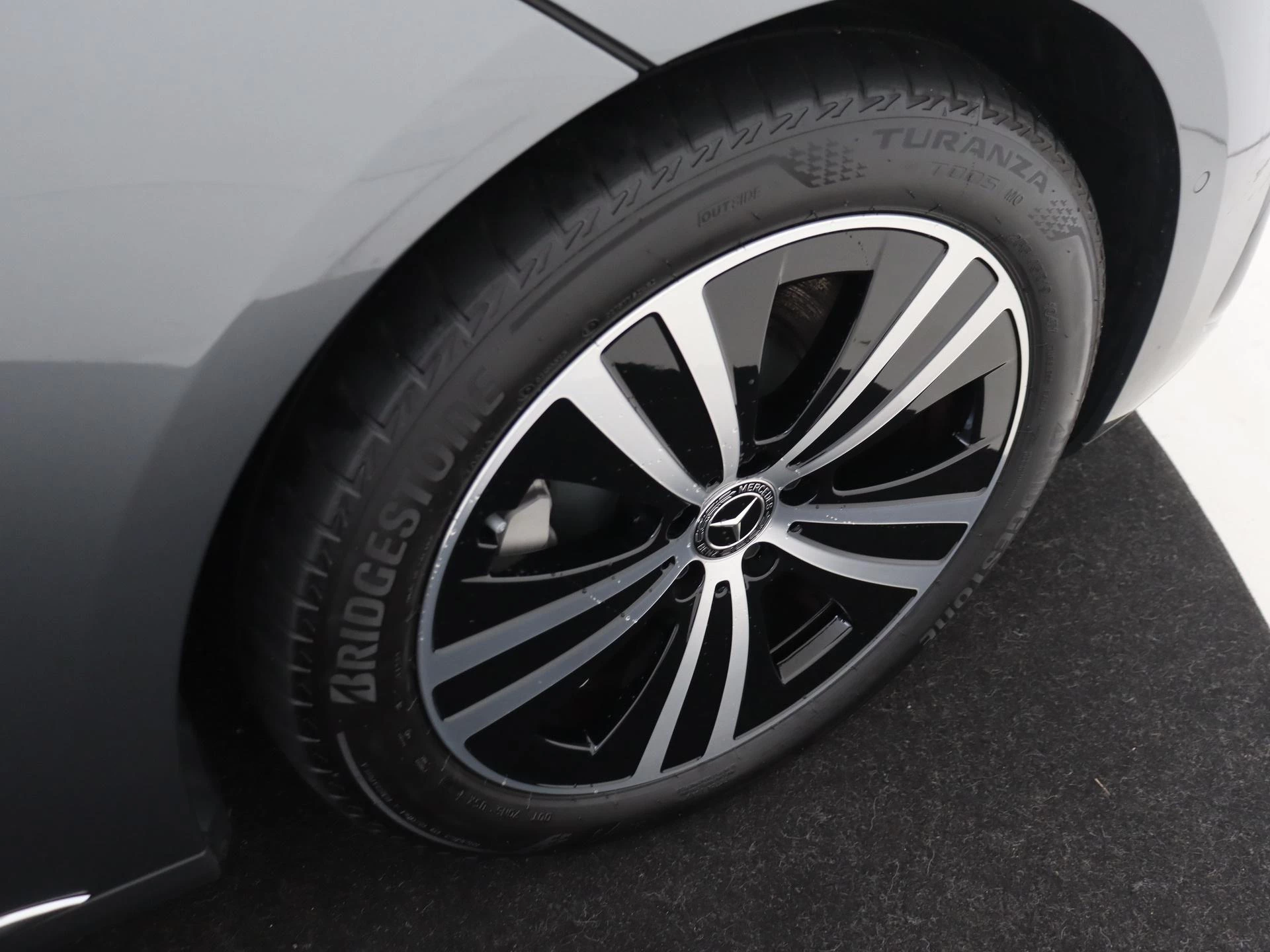 Mercedes-Benz-EQE-image-4