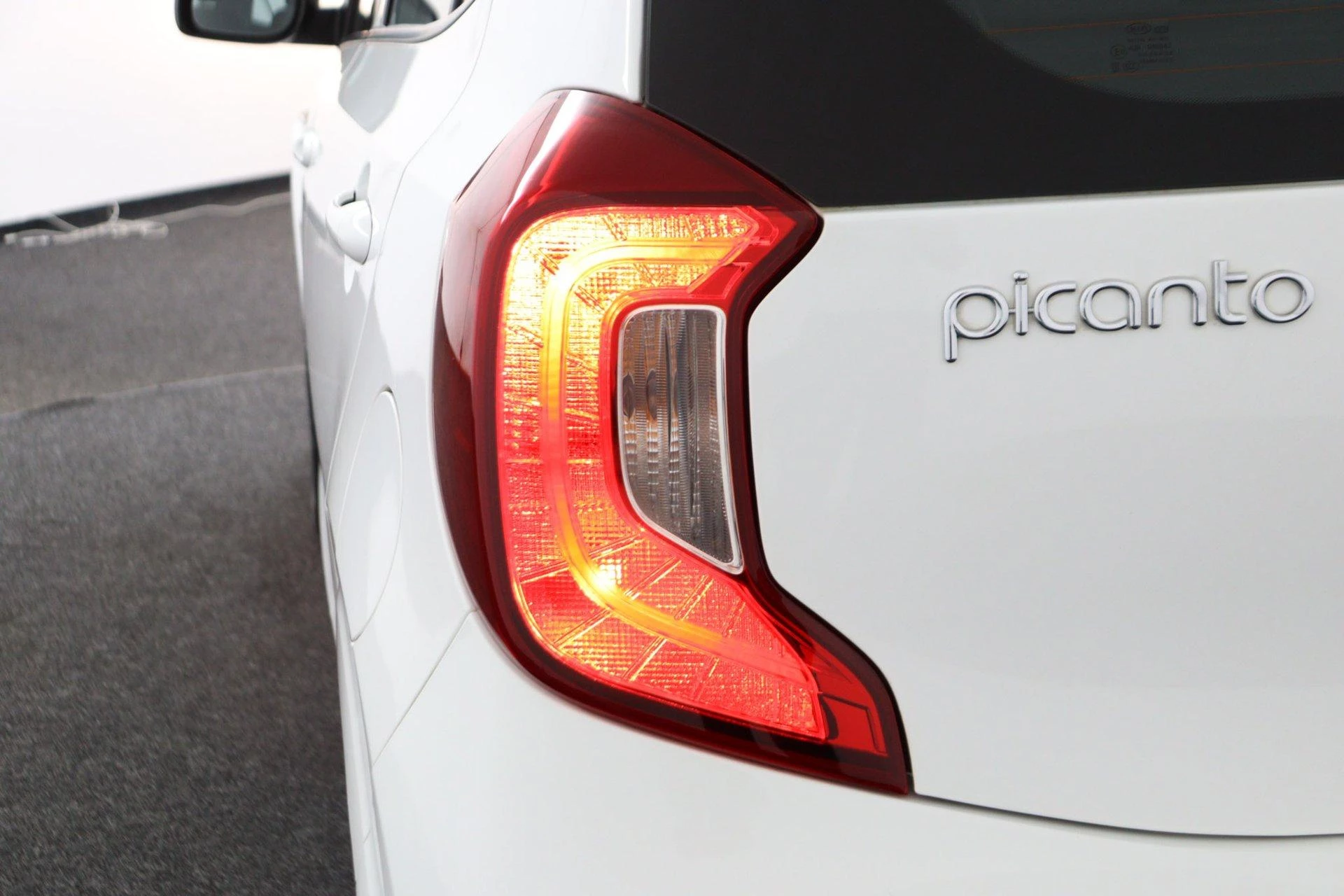 Kia Picanto 1.0 DPi DynamicLine Automat |