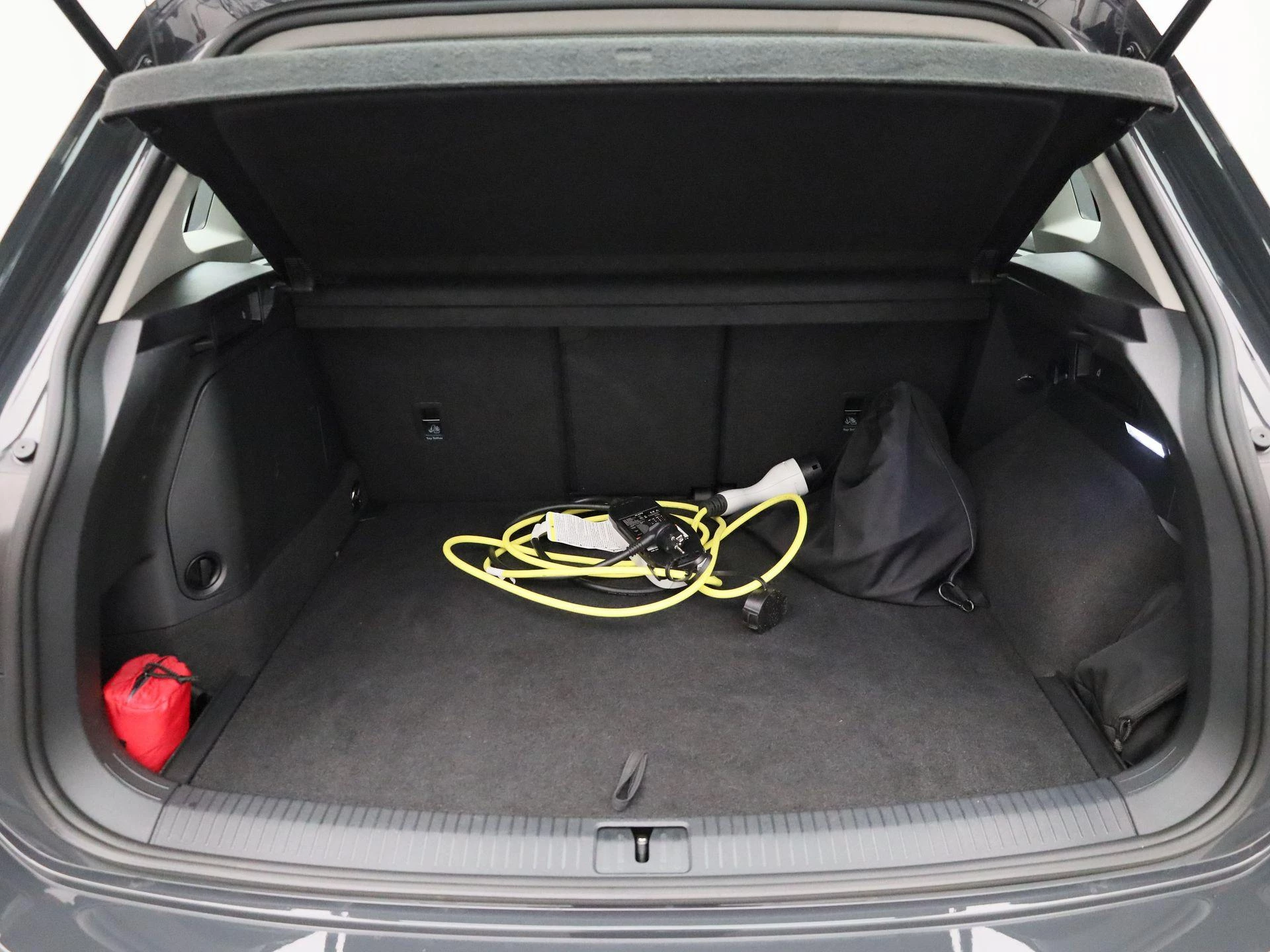 Volkswagen-Tiguan-image-11