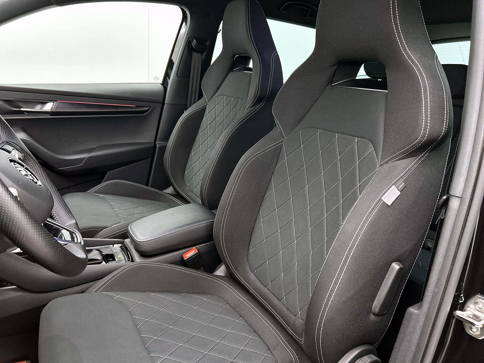 Škoda Karoq 1.5 TSI ACT Sportline Business