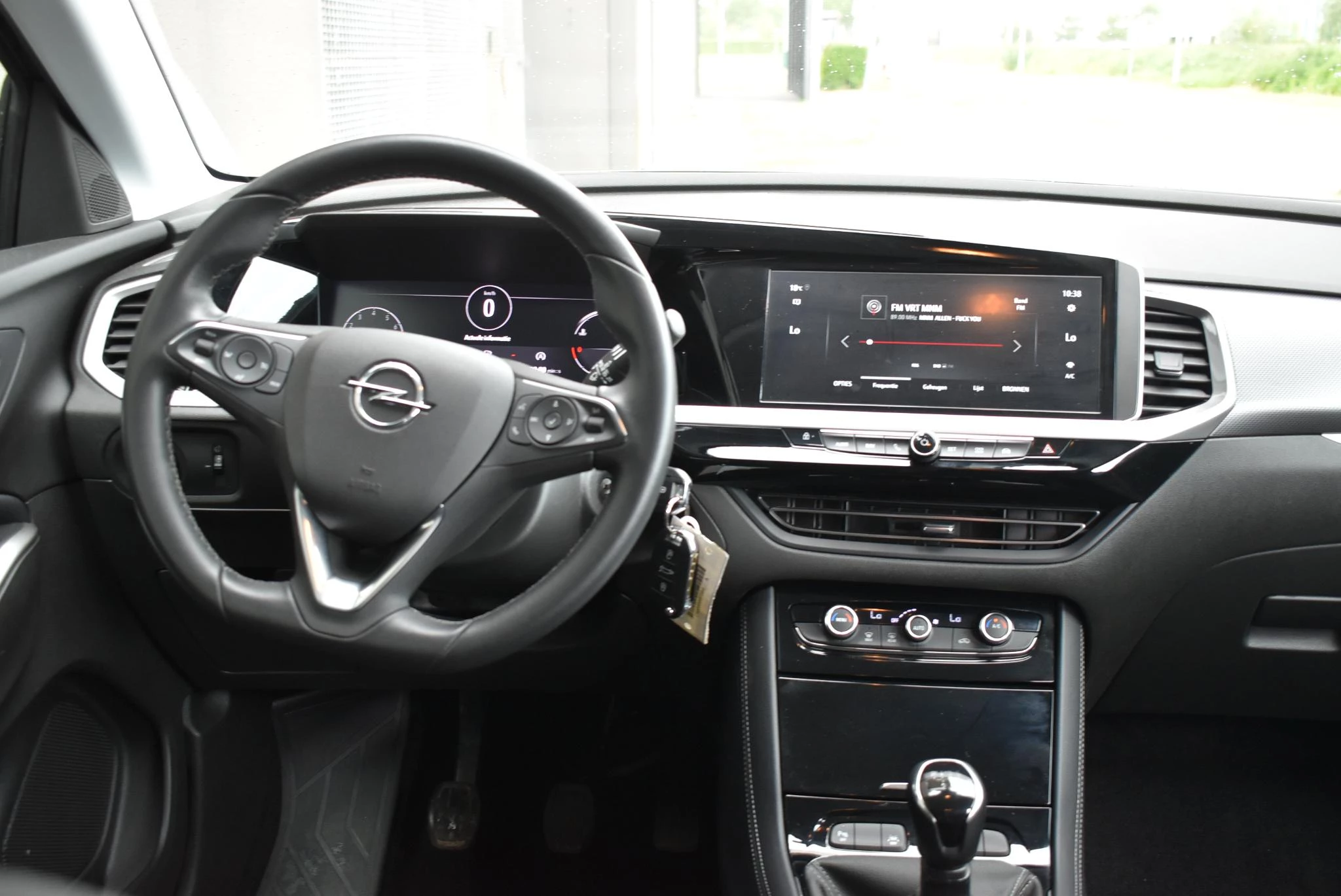 Opel-Grandland-image-11