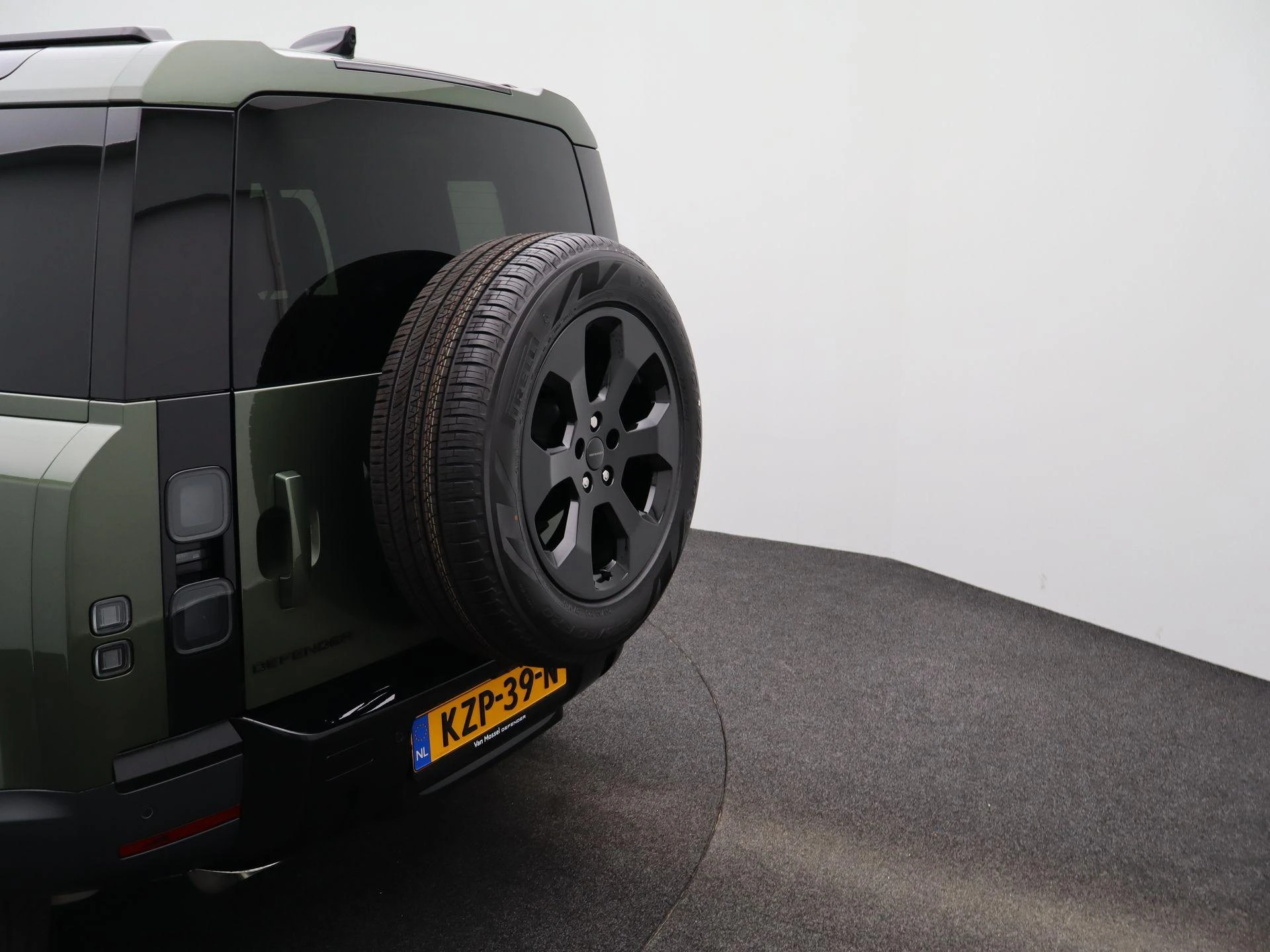 Land Rover-Defender-image-39