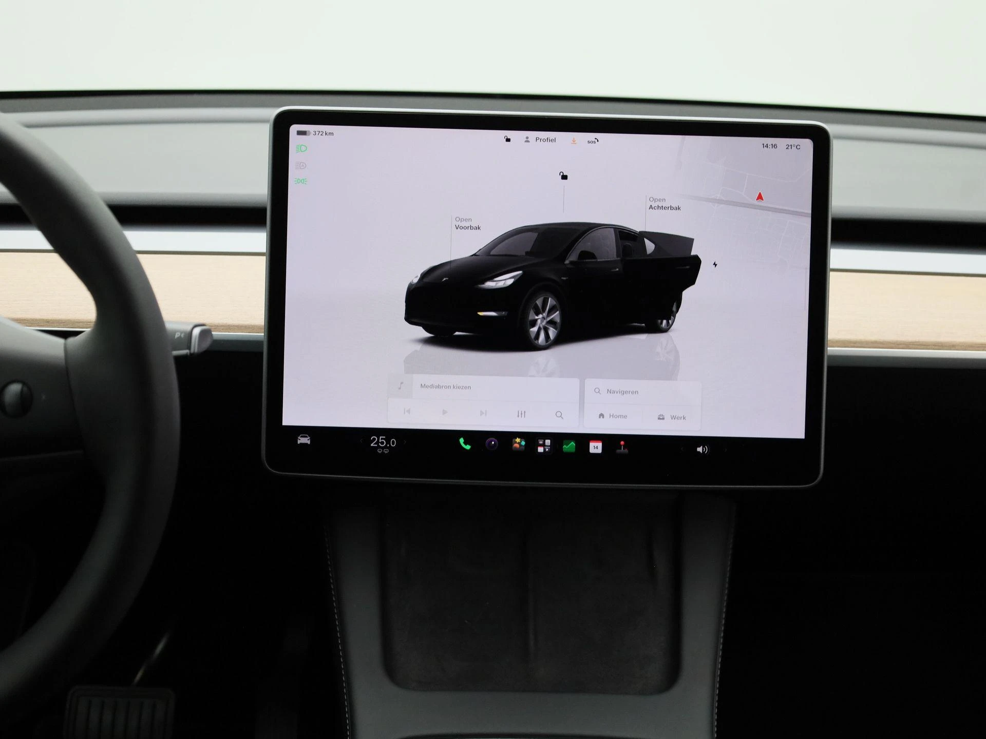 Tesla-Model Y-image-9