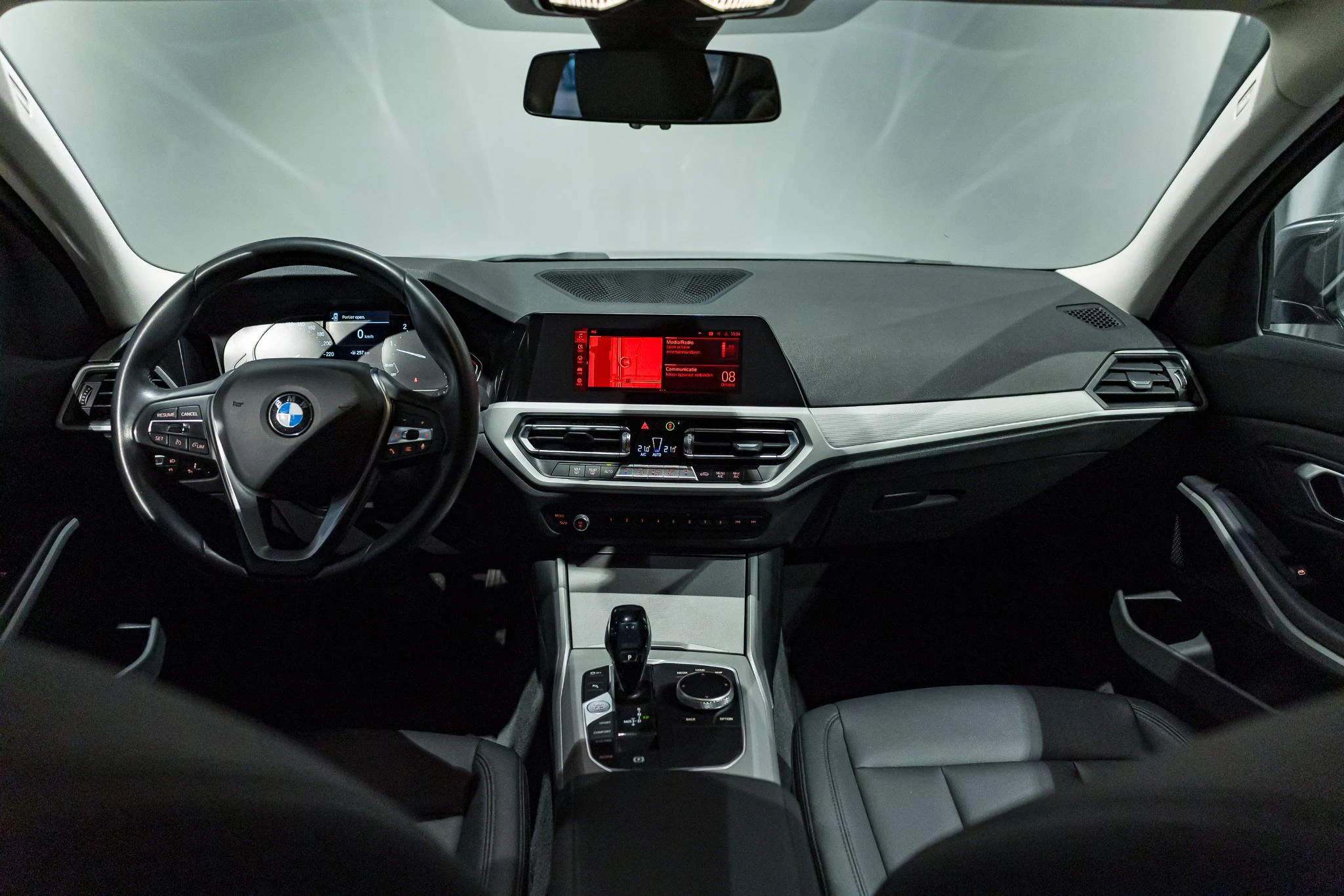 BMW-Série 3-image-10
