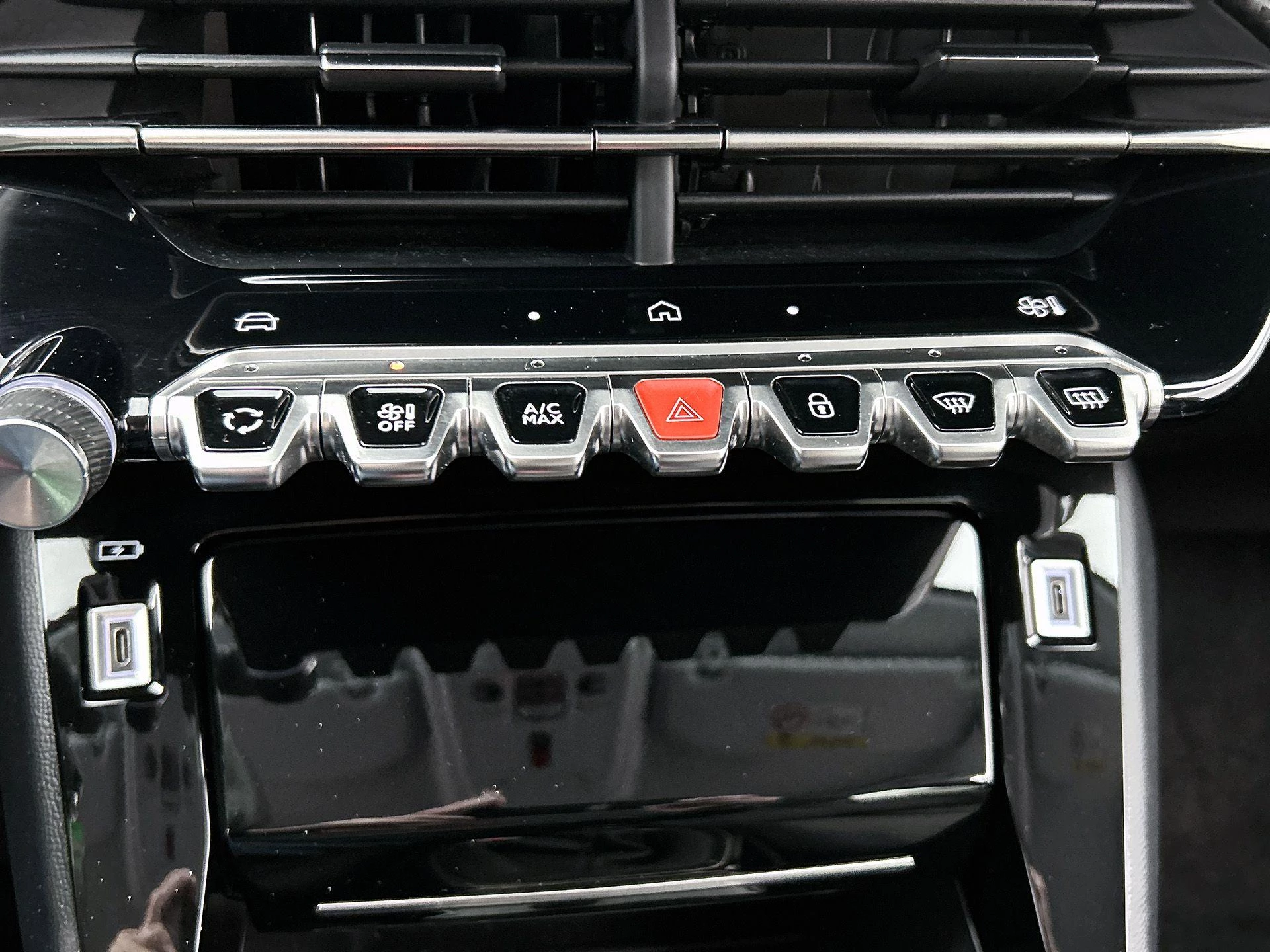 Peugeot-208-image-8