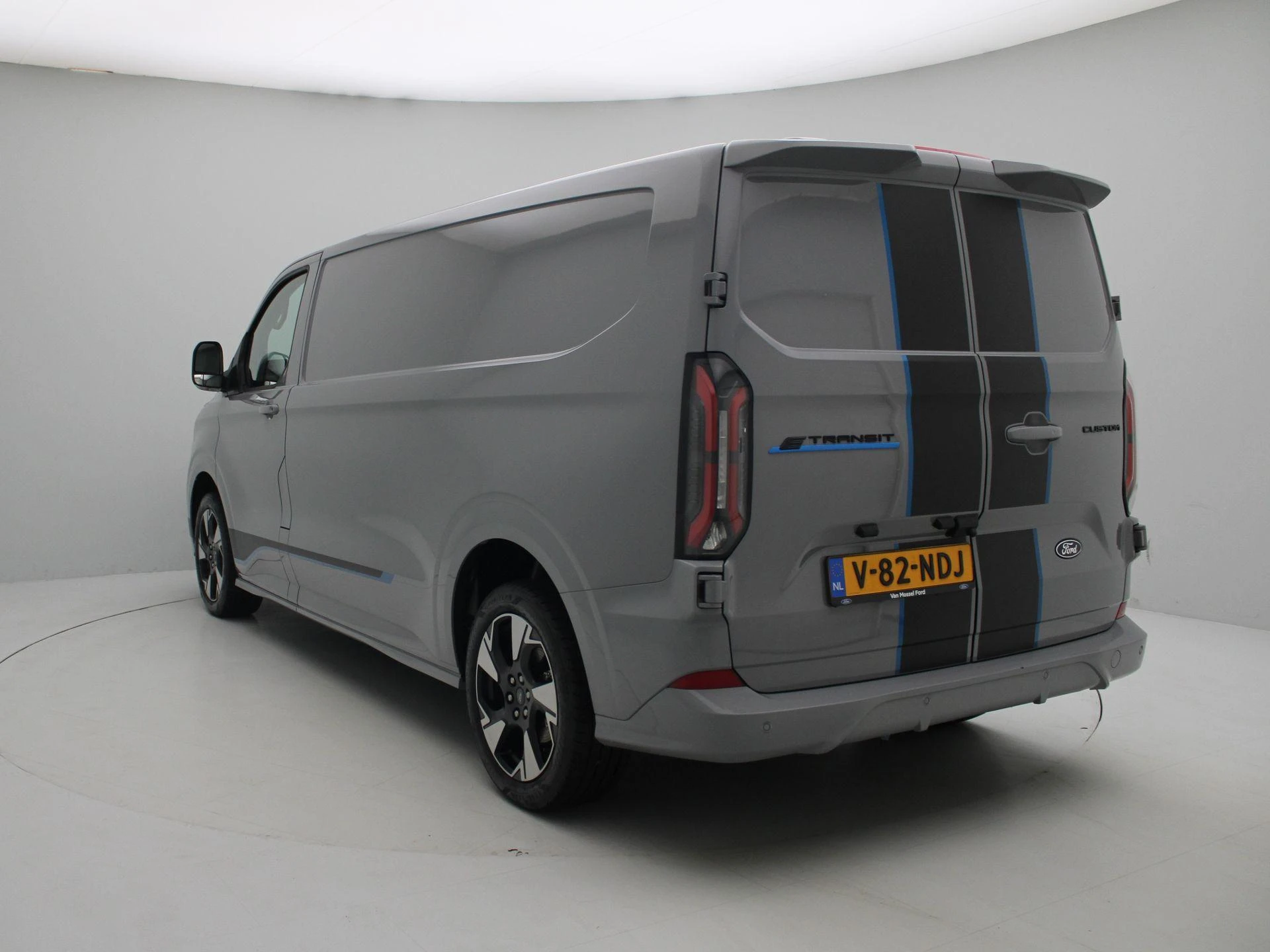 Ford-E-Transit-image-1