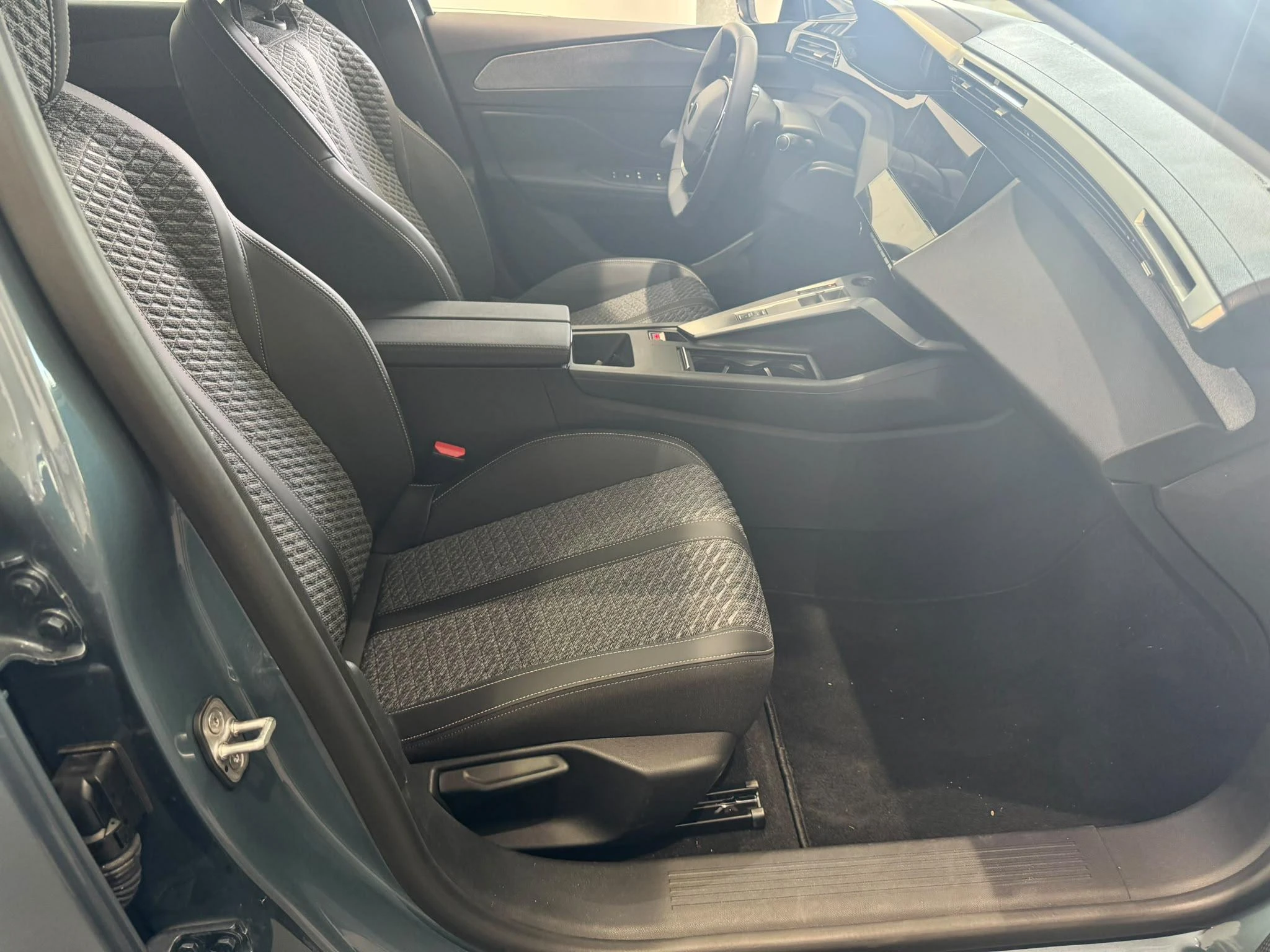 Peugeot-308-image-24