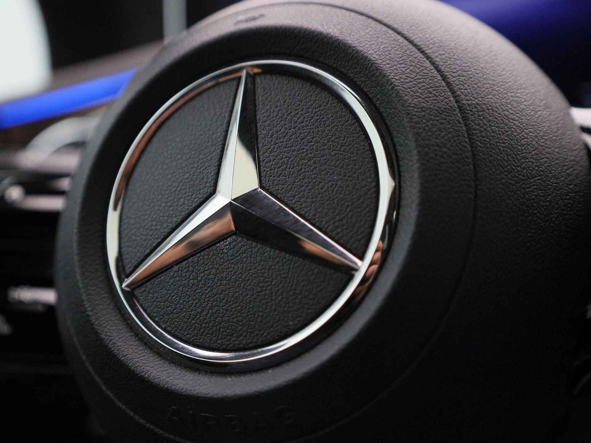 Mercedes-Benz-EQE-image-32