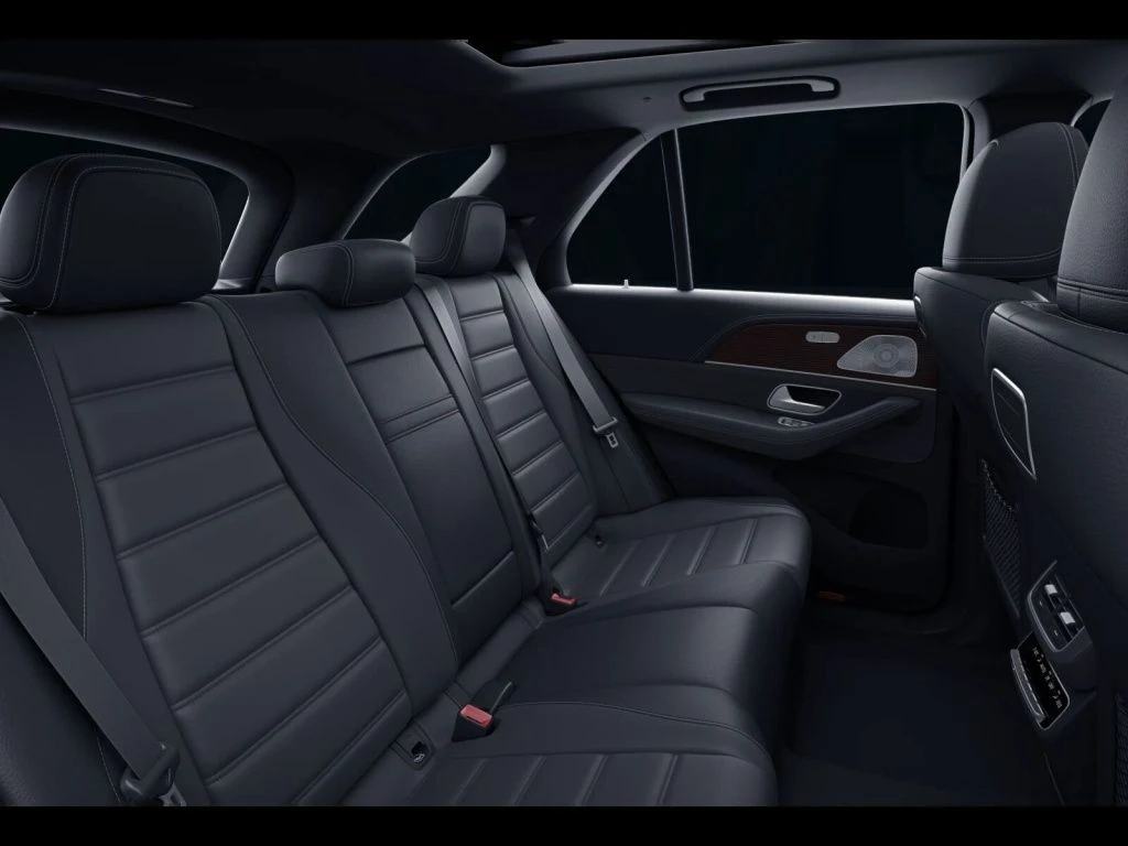 Mercedes-Benz-GLE 400 d-image-10