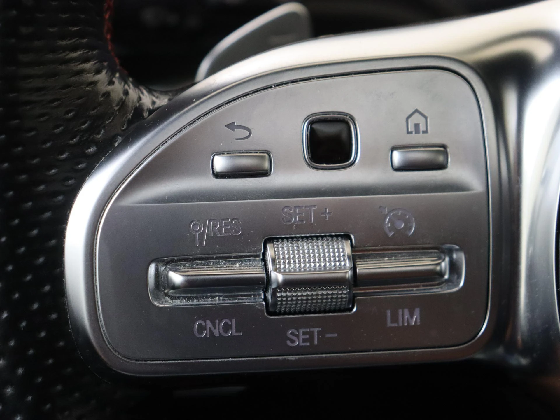 Mercedes-Benz-A-Klasse-image-16