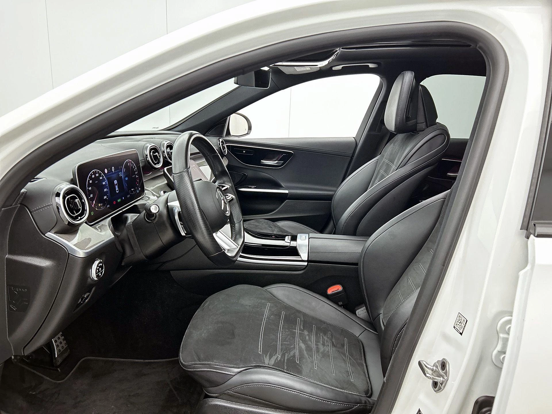 Mercedes-Benz-C-Klasse-image-32