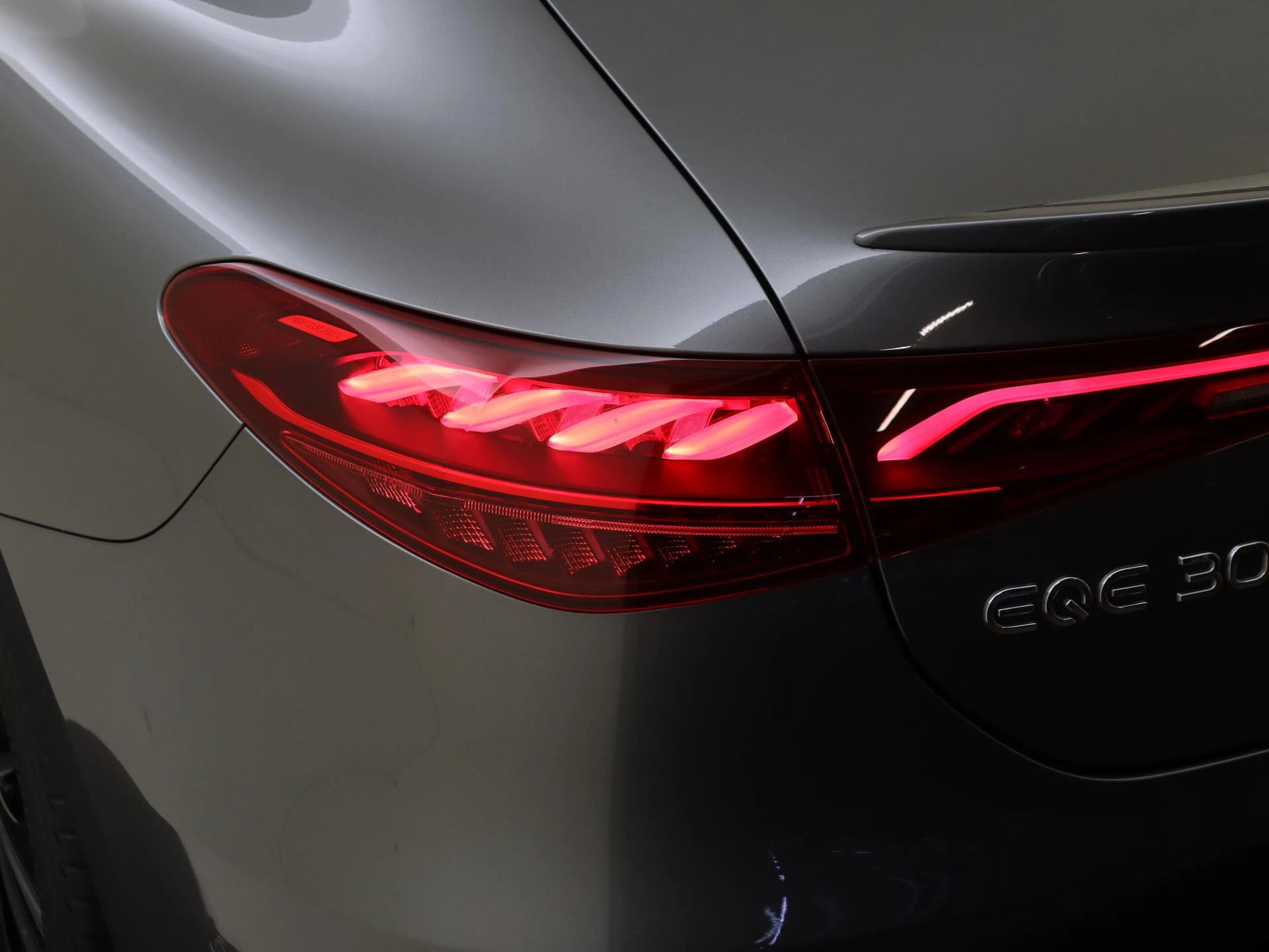 Mercedes-Benz-EQE-image-35