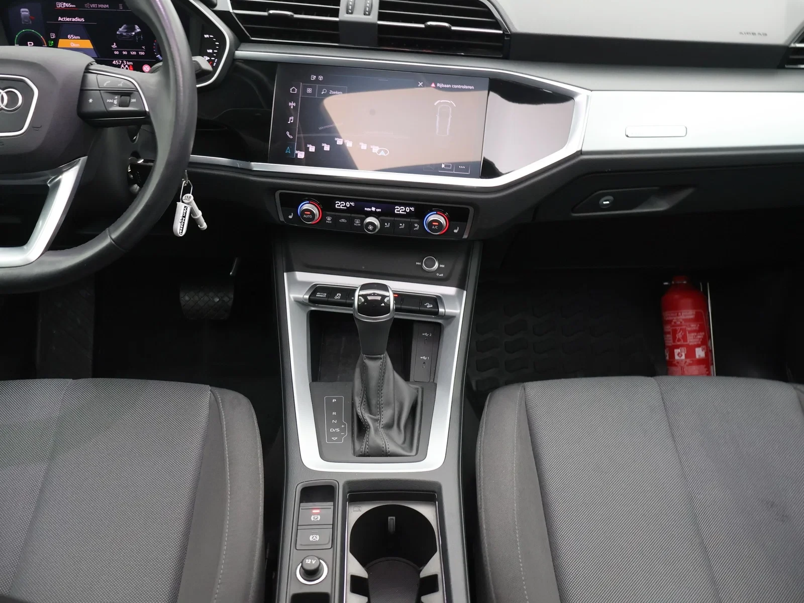 Audi Q3 PHEV Audi Q3 S line 45TFSIe PHEV 245PK *PANO DAK*NAVI*APP CONNECT*ZETELVERWARMING*CRUISE*PDC*DIGITAL DASH